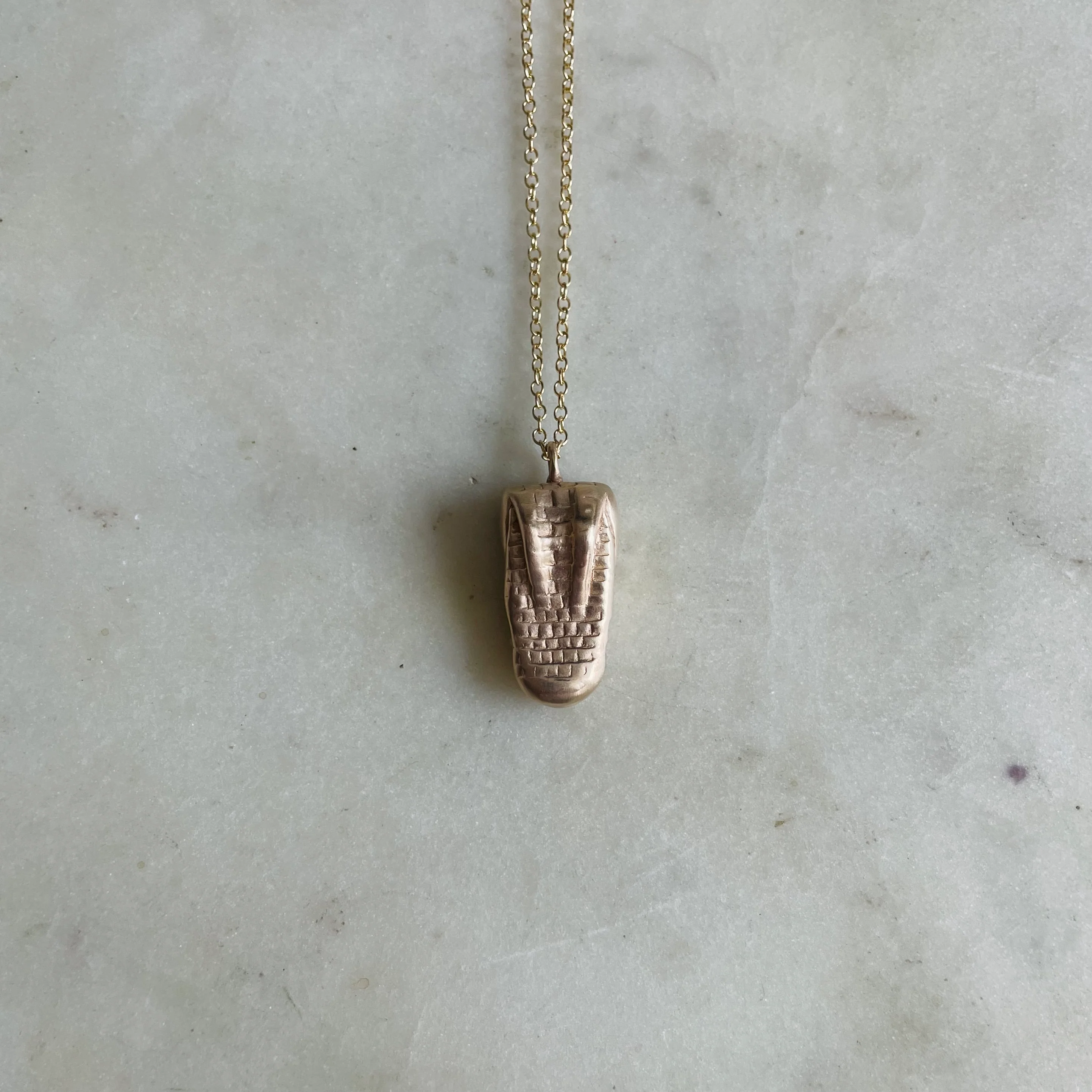 14K GOLD ALLIGATOR PENDANT - Image 5
