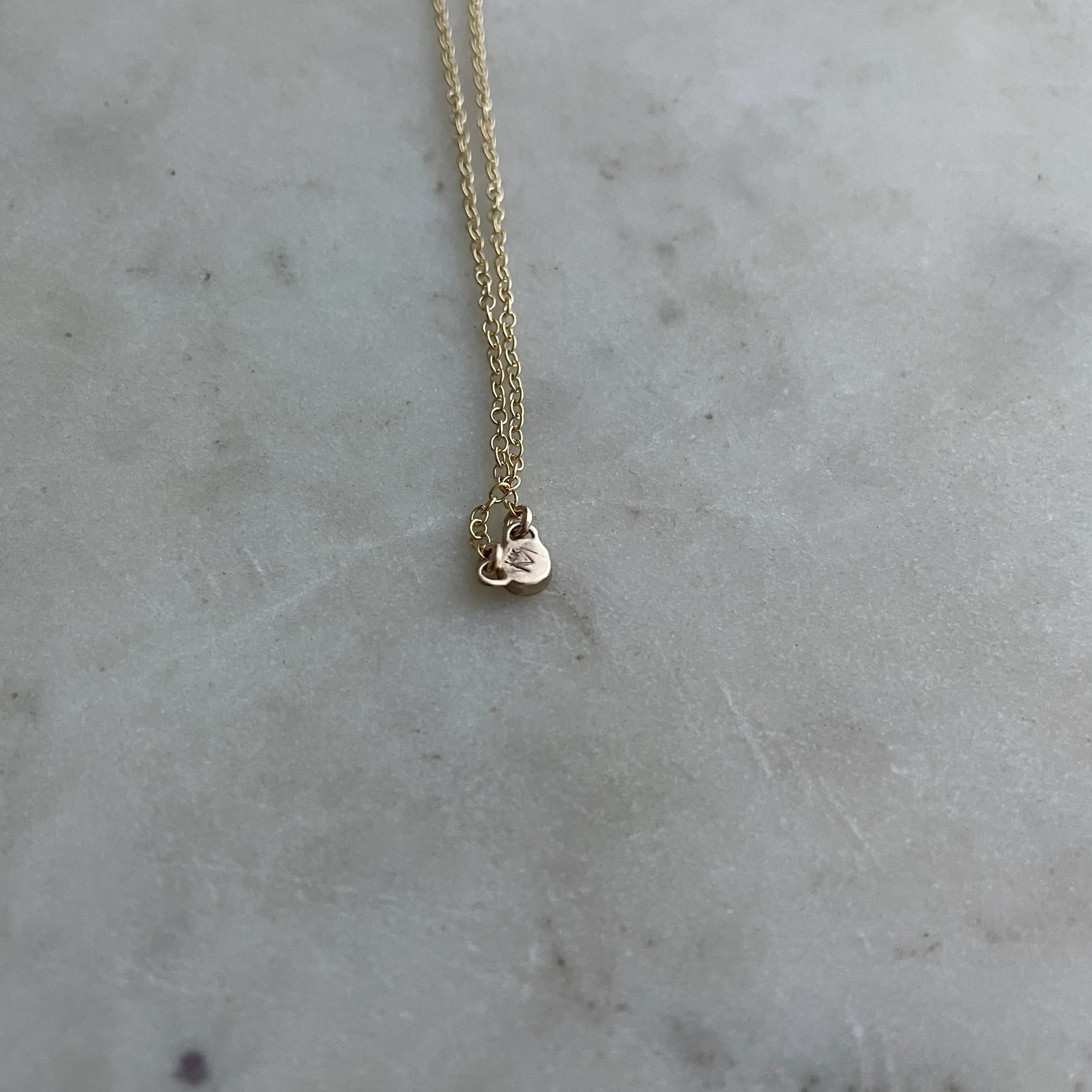 ARCHIVE — 14K GOLD GRACE BAR NECKLACE — NO STONE - Image 3
