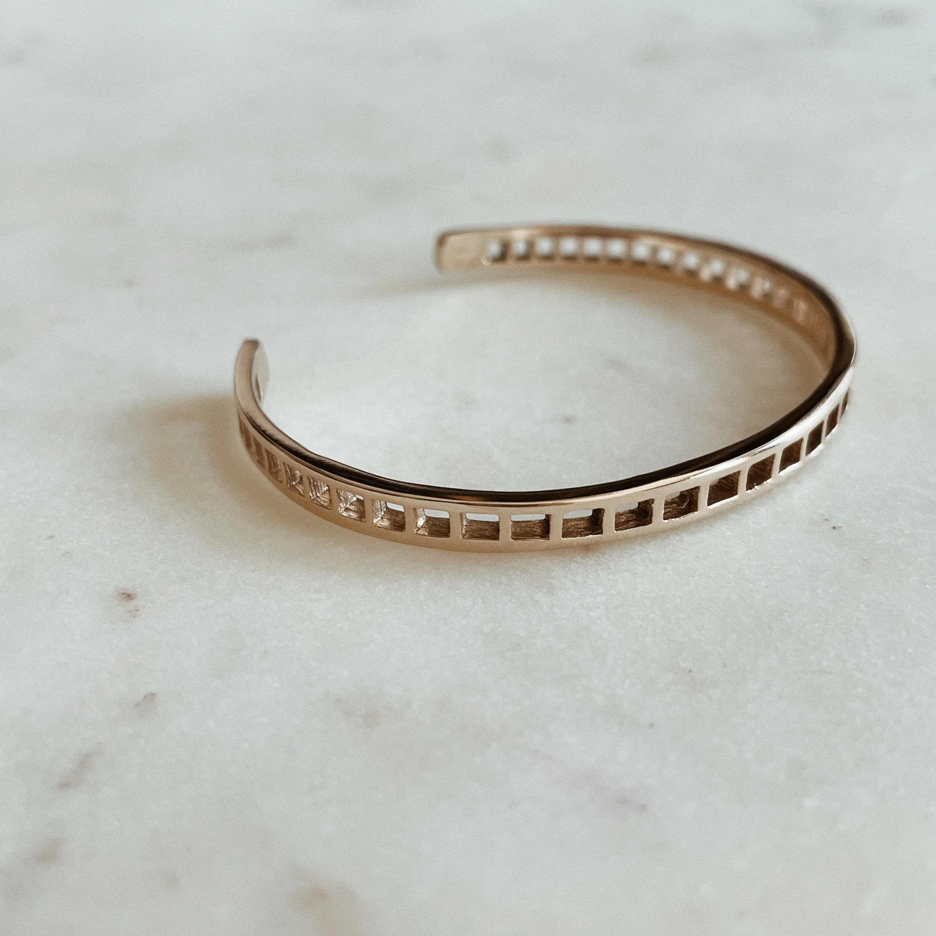 14K GOLD GRID CUFF — 1 ROW - Image 3
