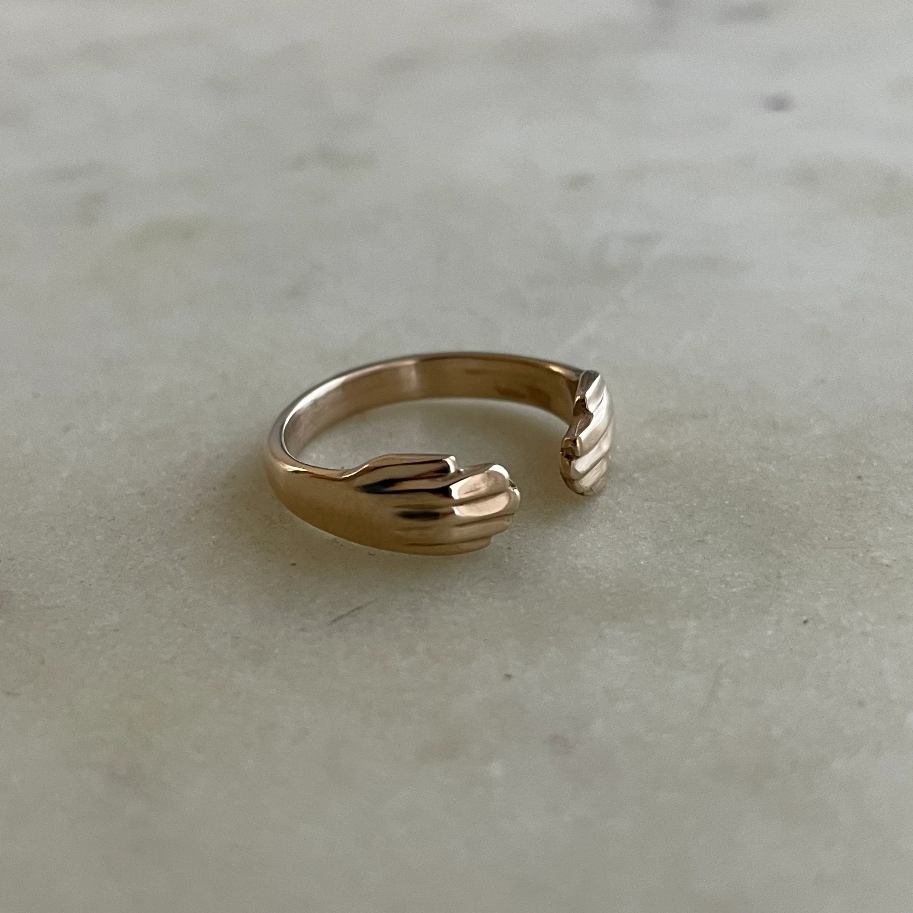14K GOLD HUG RING - Image 2