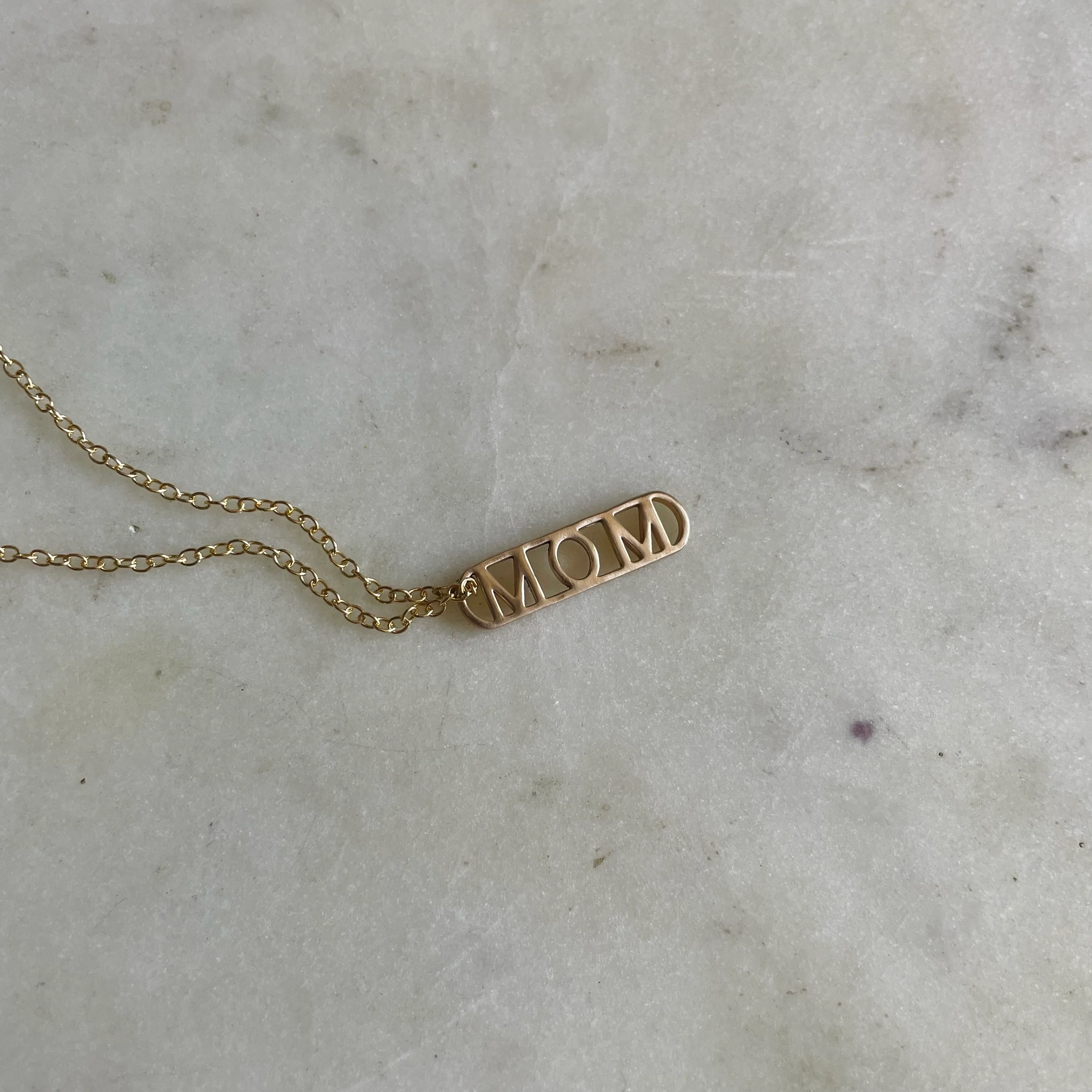 14K GOLD MOM PENDANT - Image 3