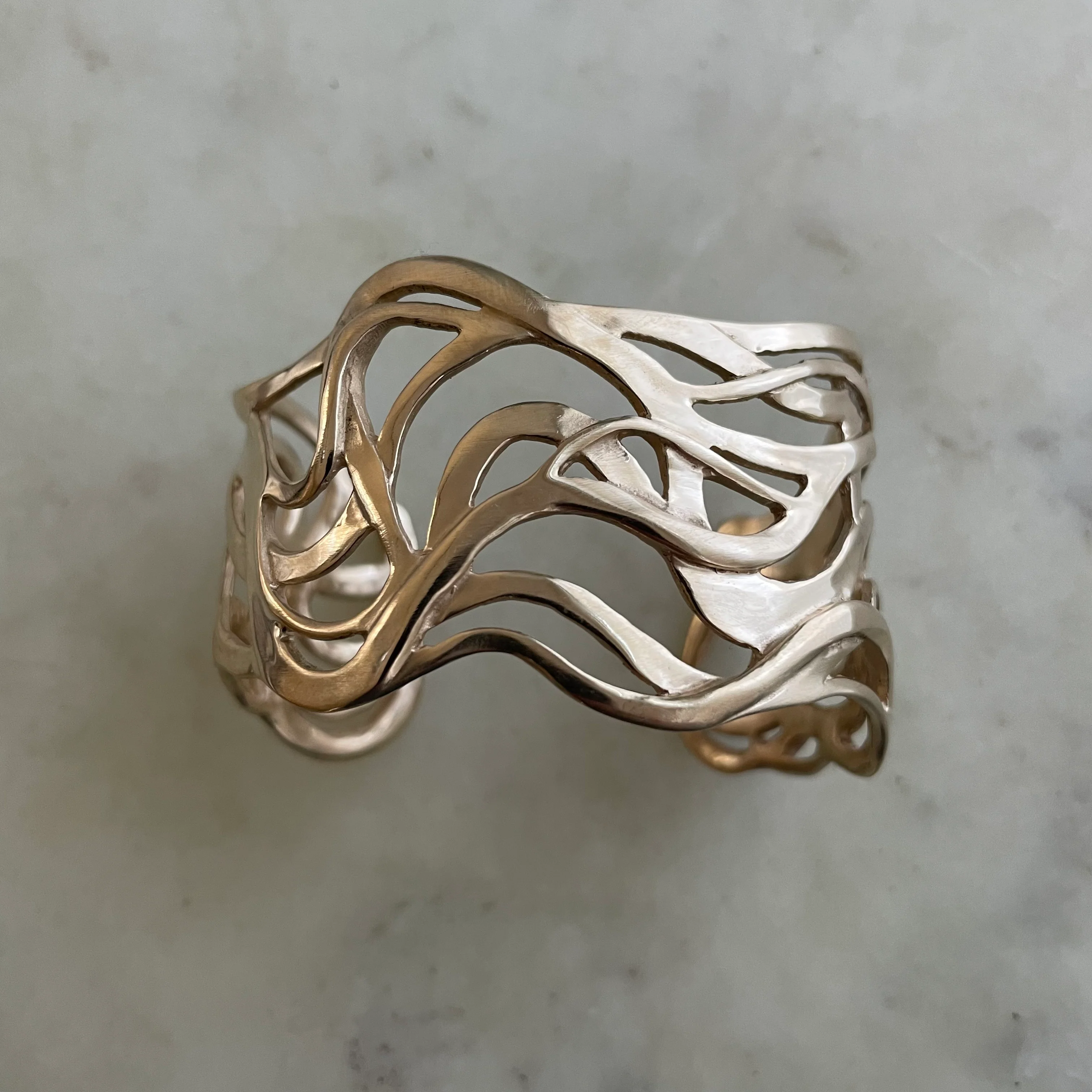 14K GOLD RIVER CUFF