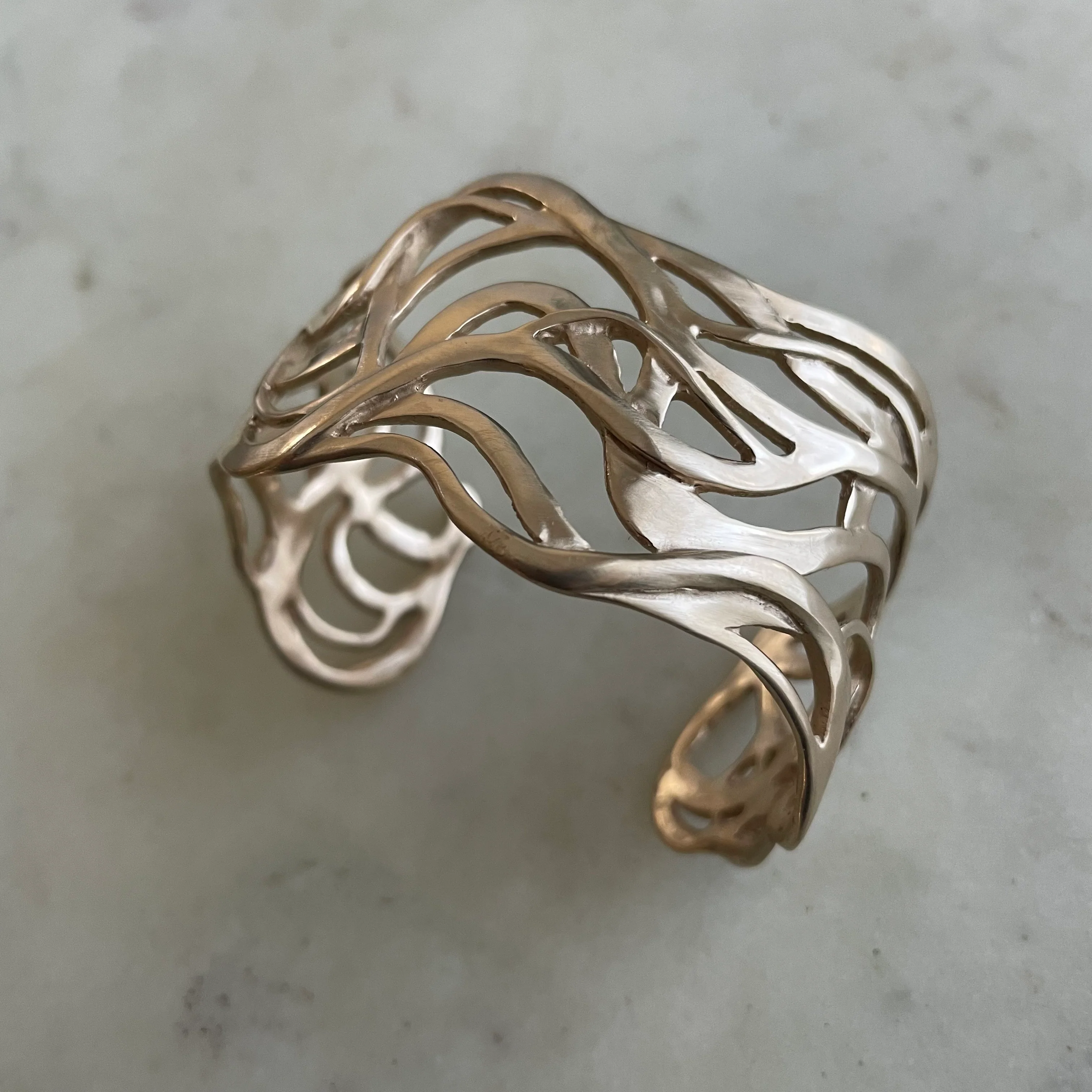 14K GOLD RIVER CUFF - Image 5