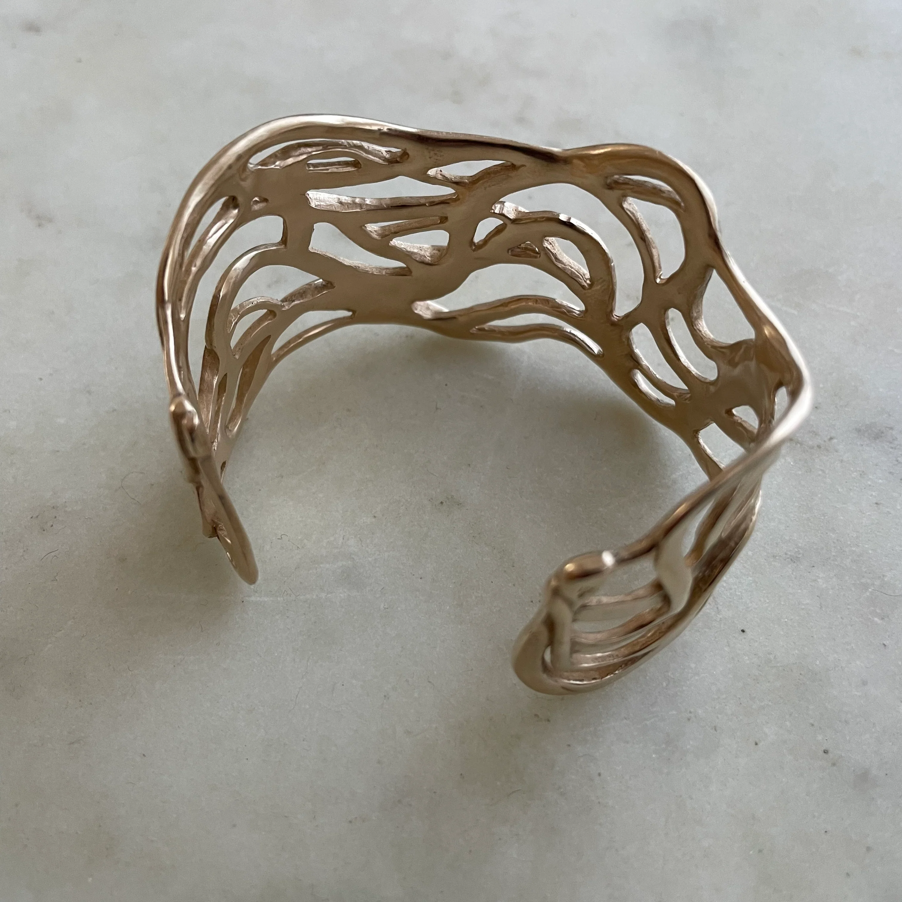 14K GOLD RIVER CUFF - Image 6