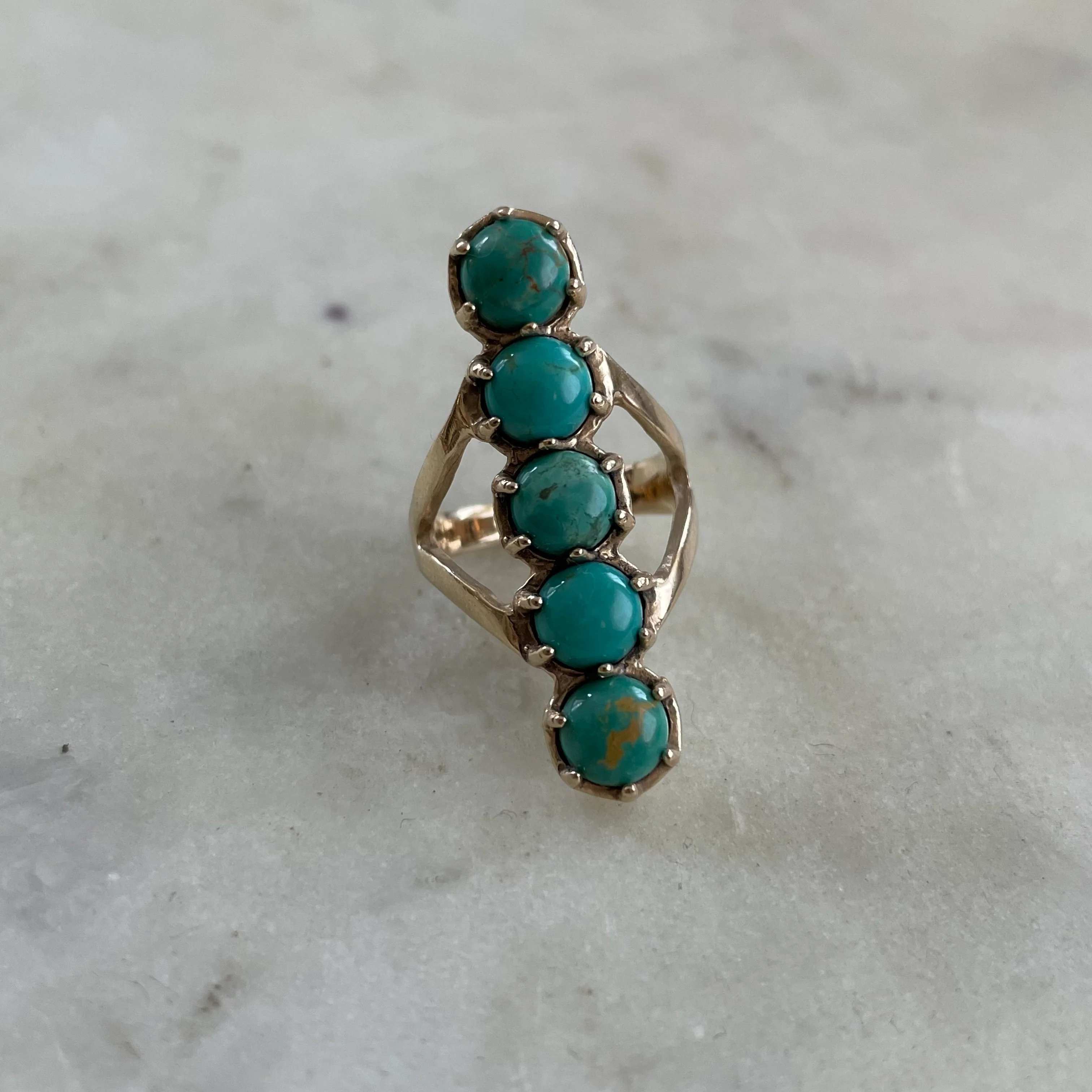 14K GOLD ROW RING ā TURQUOISE