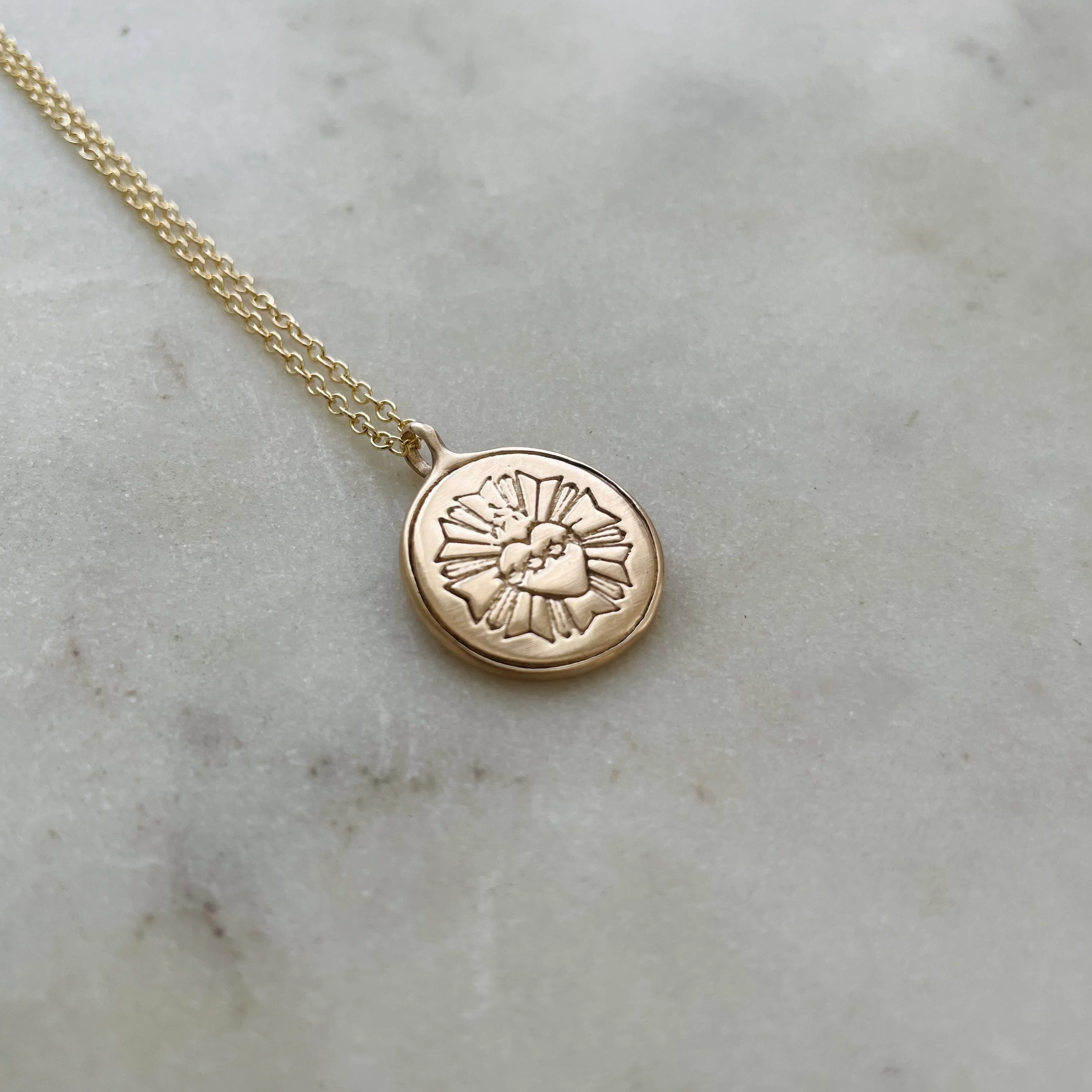14K GOLD SACRED HEART PENDANT - Image 2