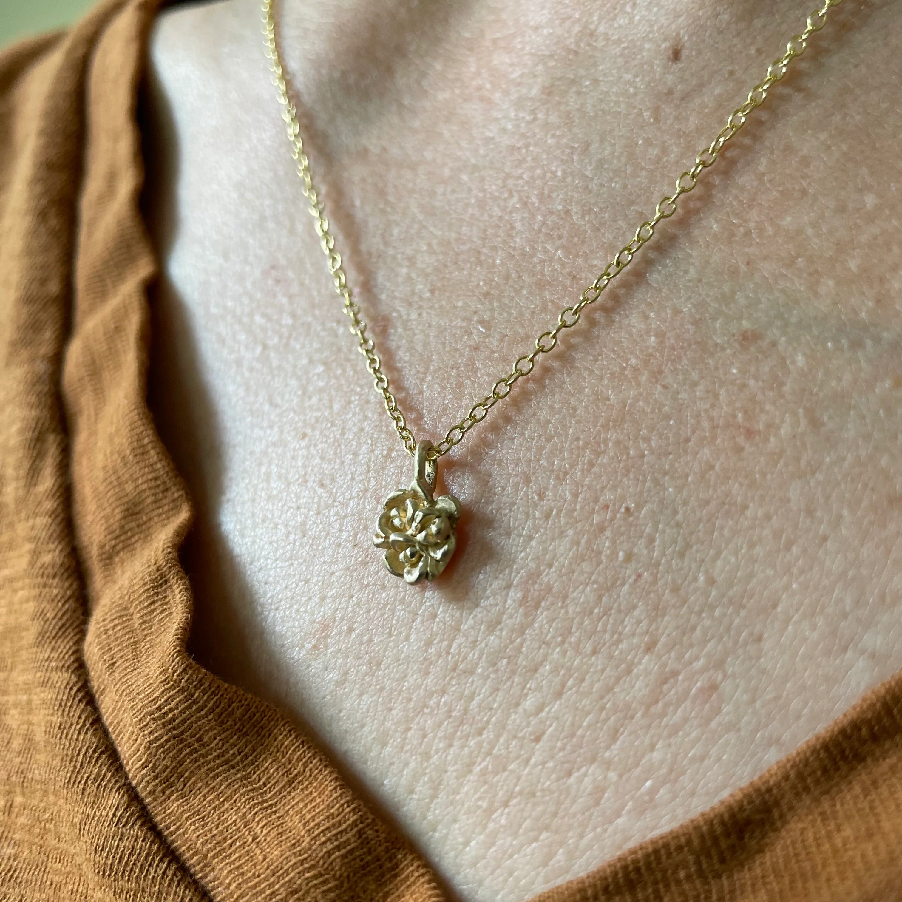 ARCHIVE — 14K GOLD SUCCULENT PENDANT - Image 2