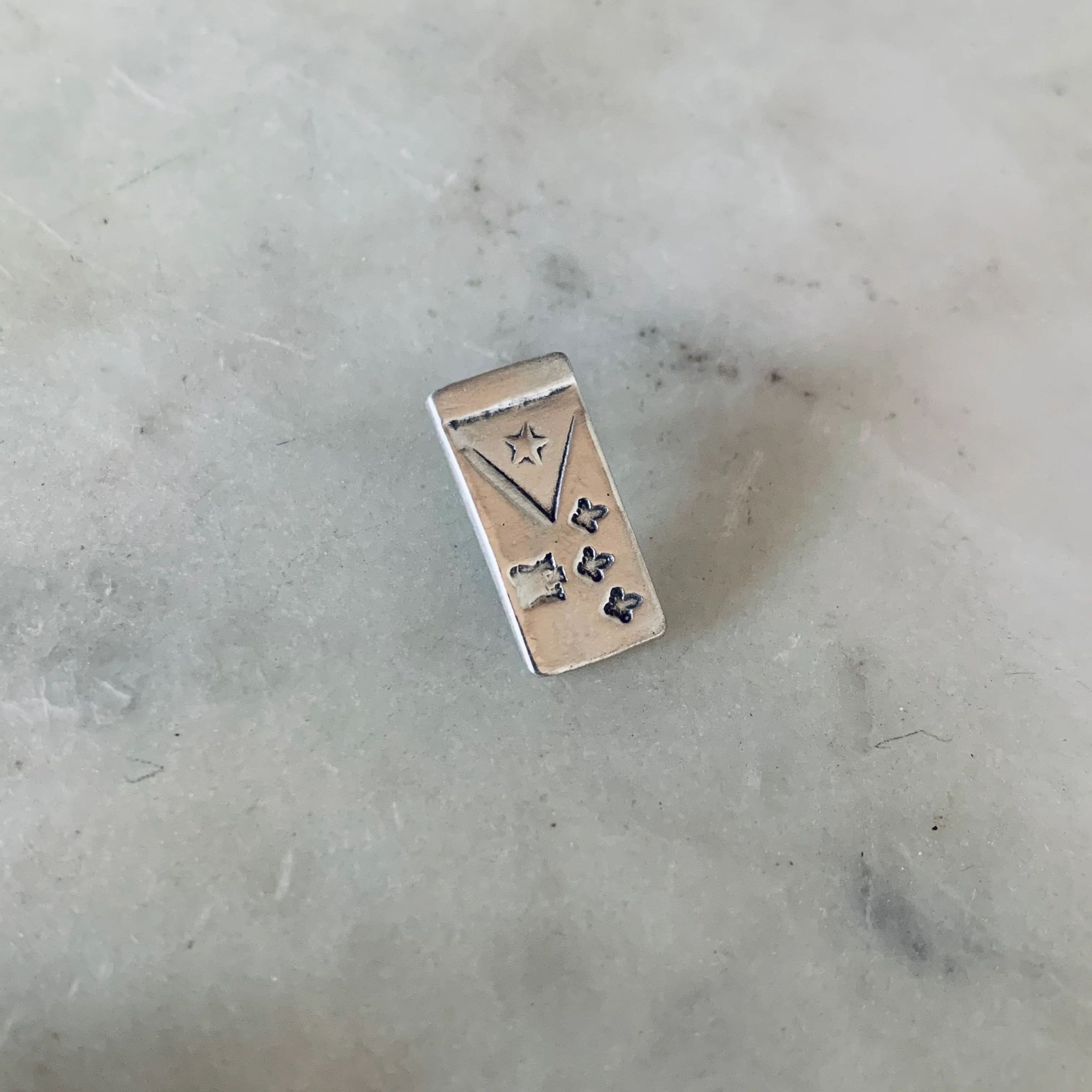 ACADIAN FLAG TIE/LAPEL PIN - Image 4