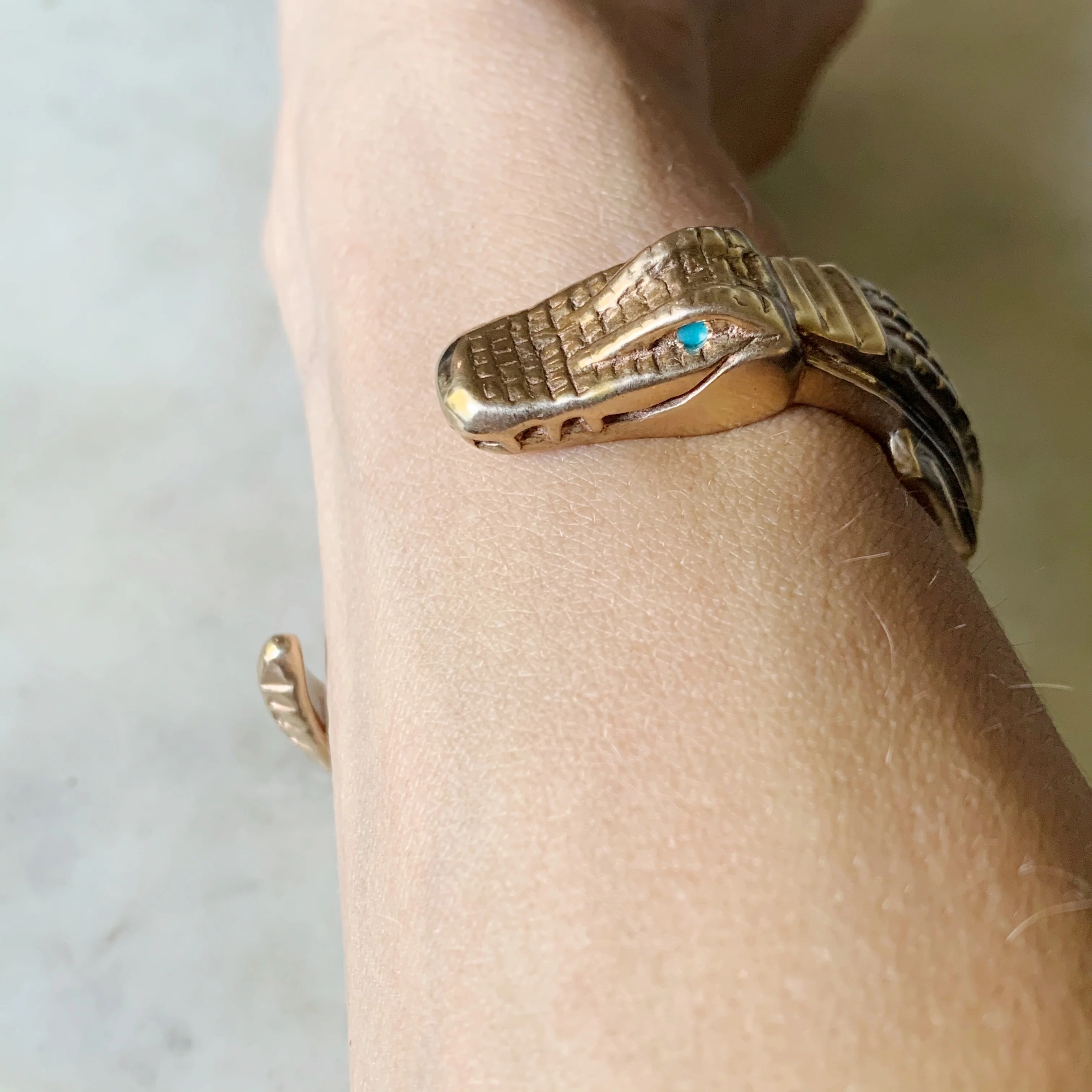 ALLIGATOR CUFF + TURQUOISE EYES - Image 10