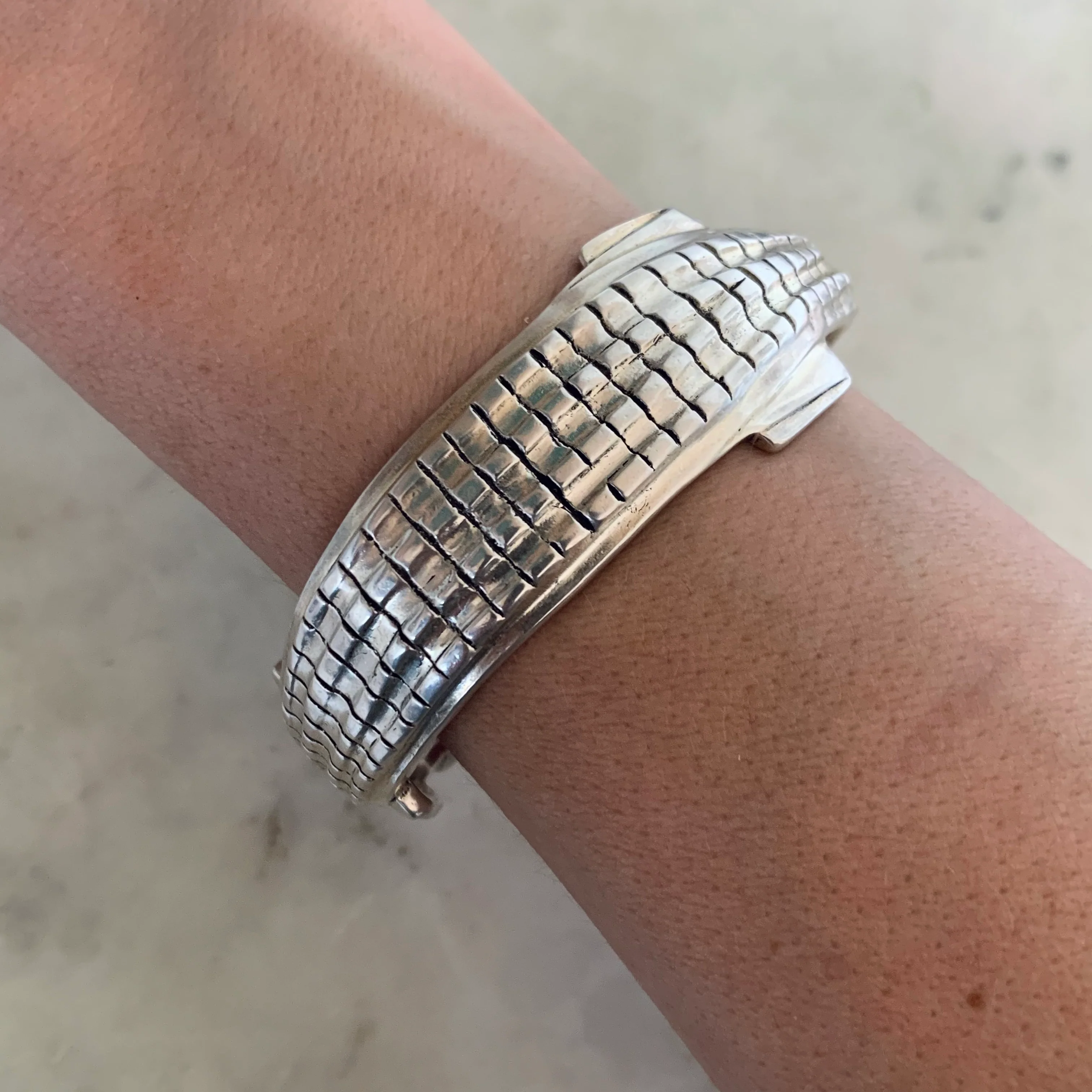 ALLIGATOR CUFF + TURQUOISE EYES - Image 15