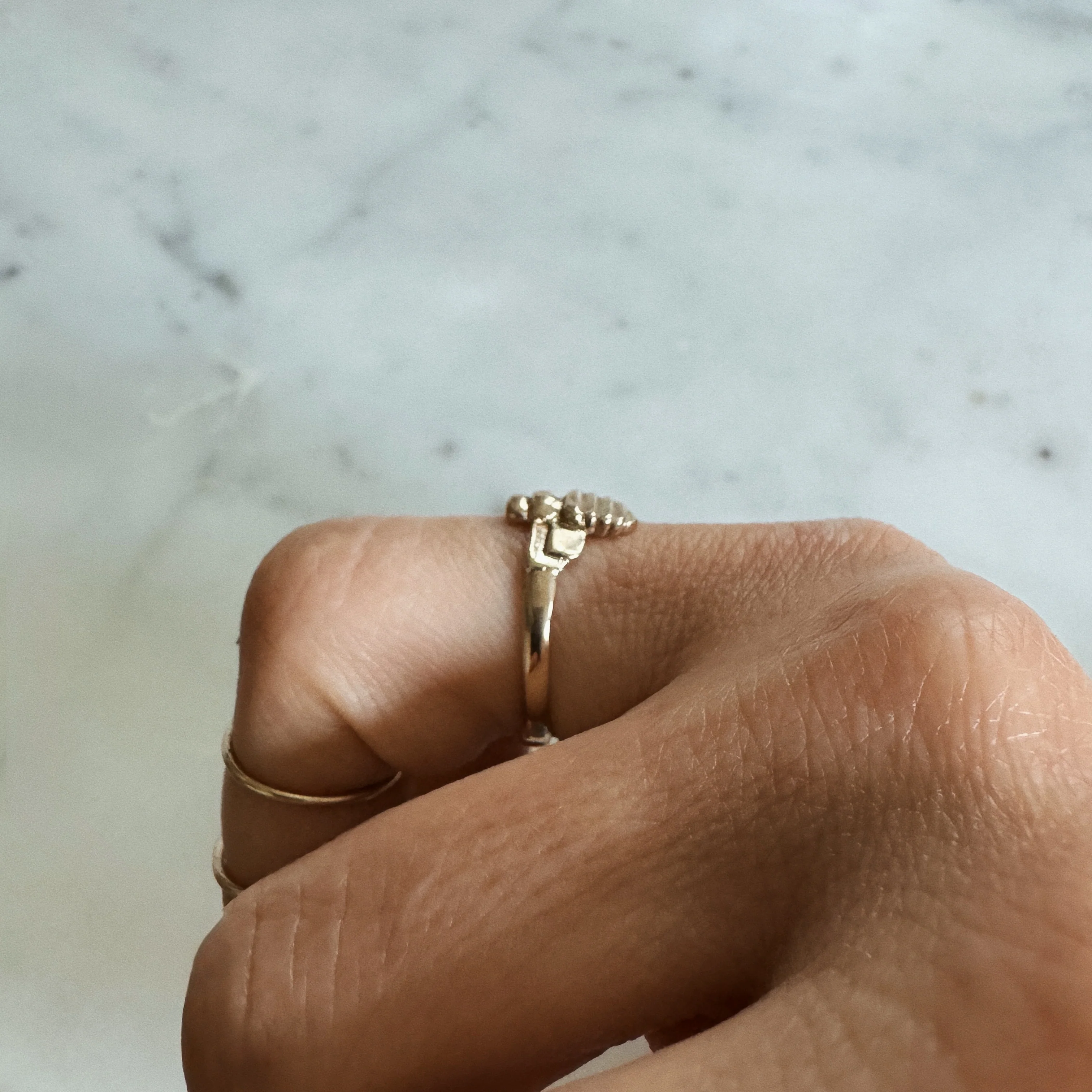BEE RING - Image 7