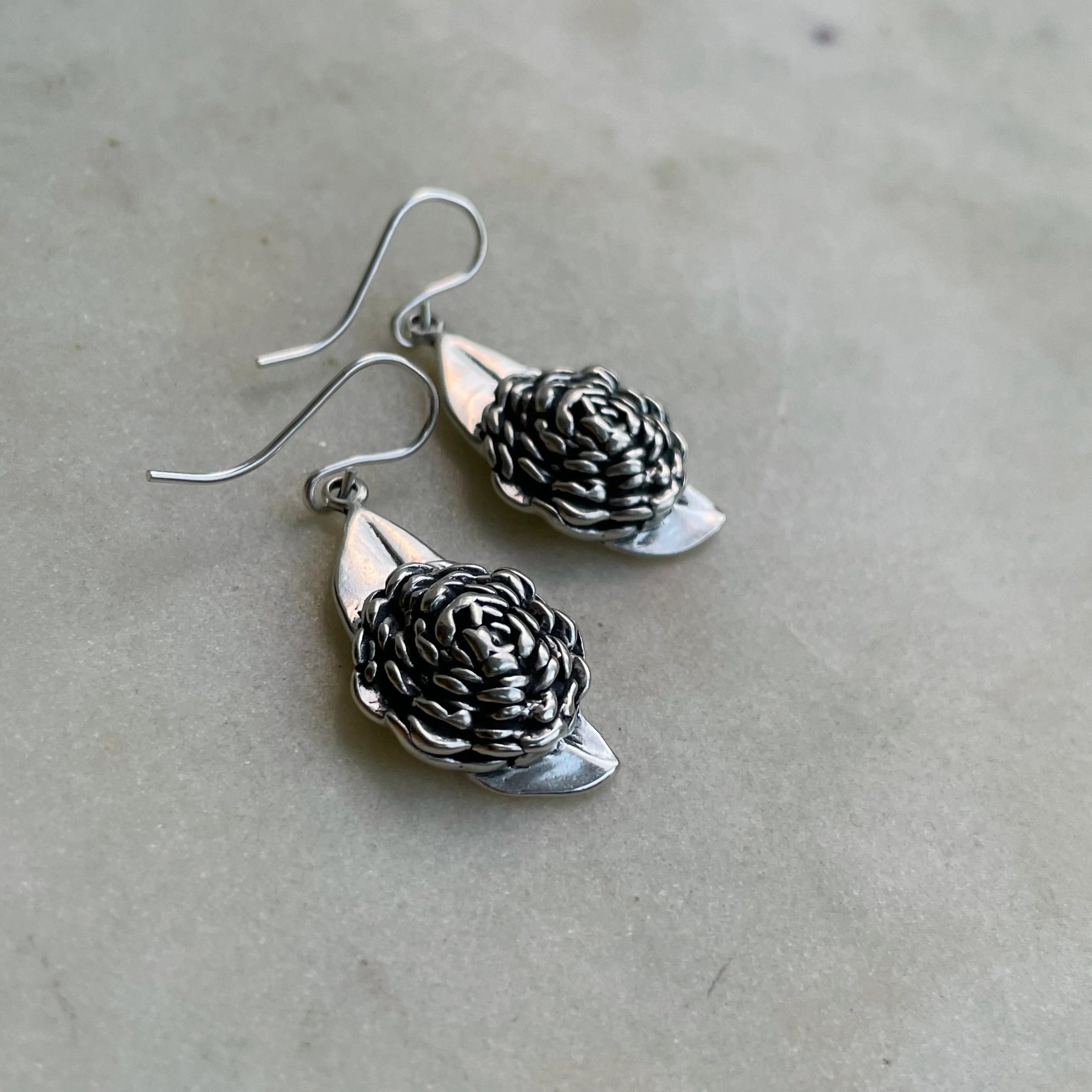 ARCHIVE — CAMELLIA EARRINGS — LARGE - Image 8