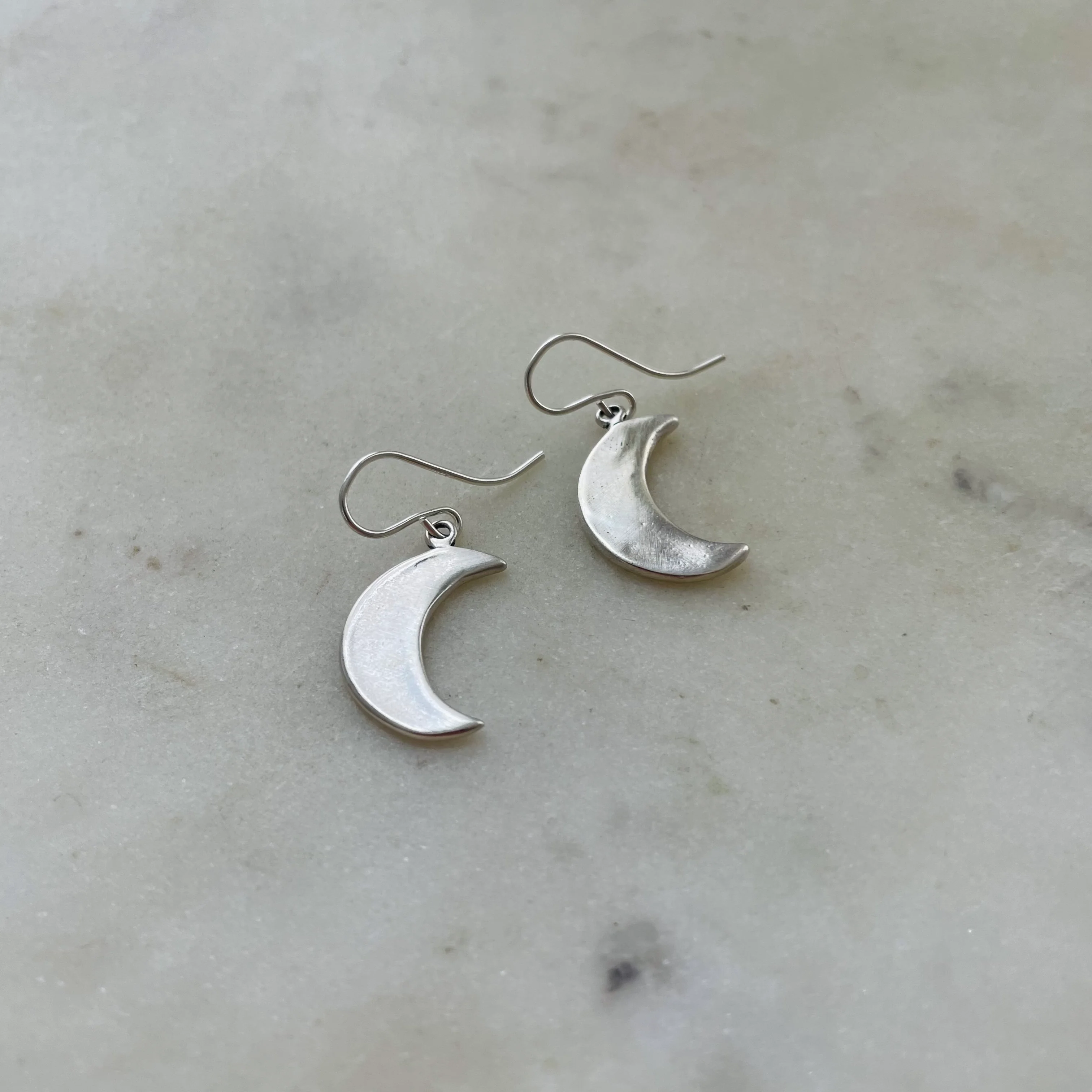ARCHIVE — CRESCENT MOON EARRINGS - Image 4