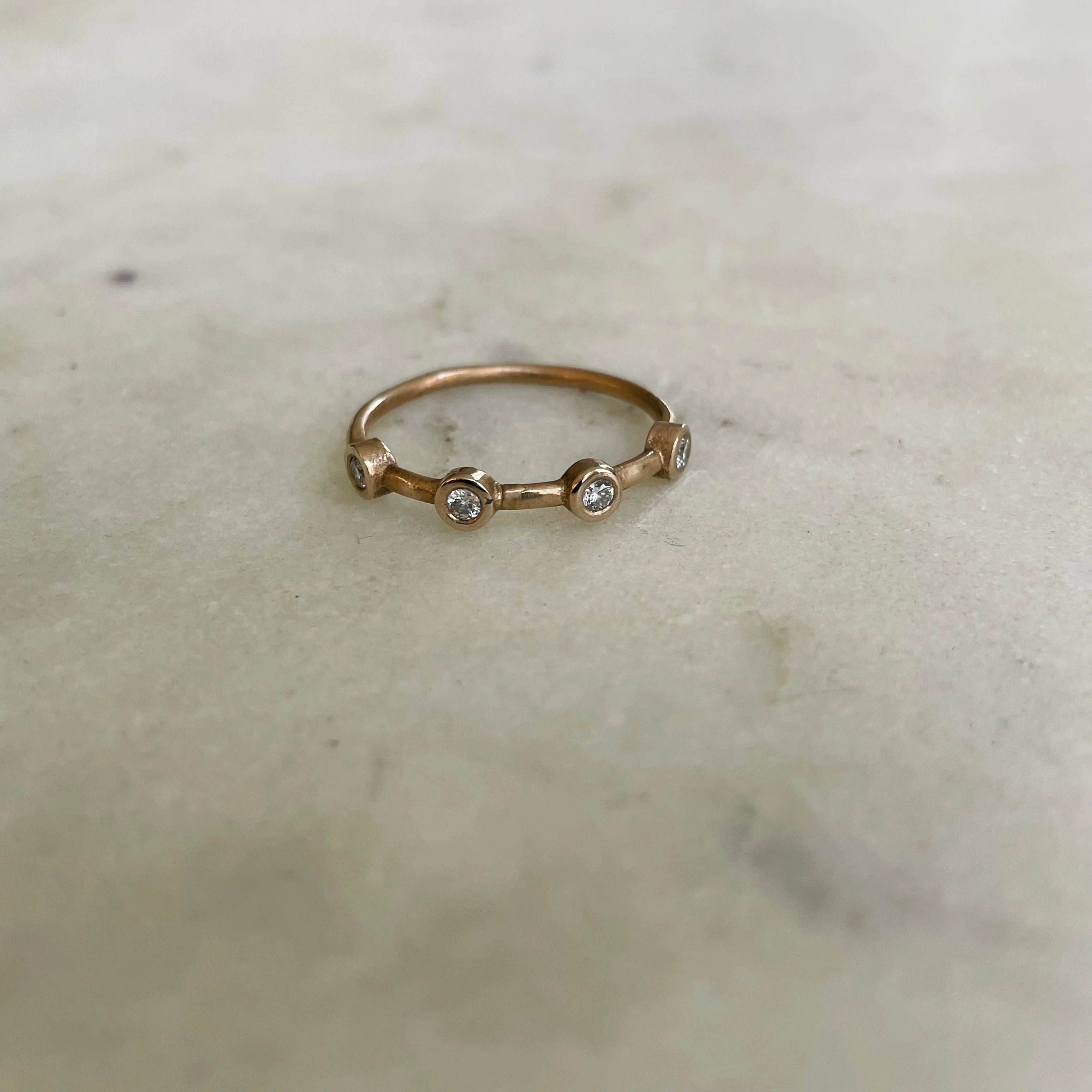 DOT TO DOT RING + DIAMOND