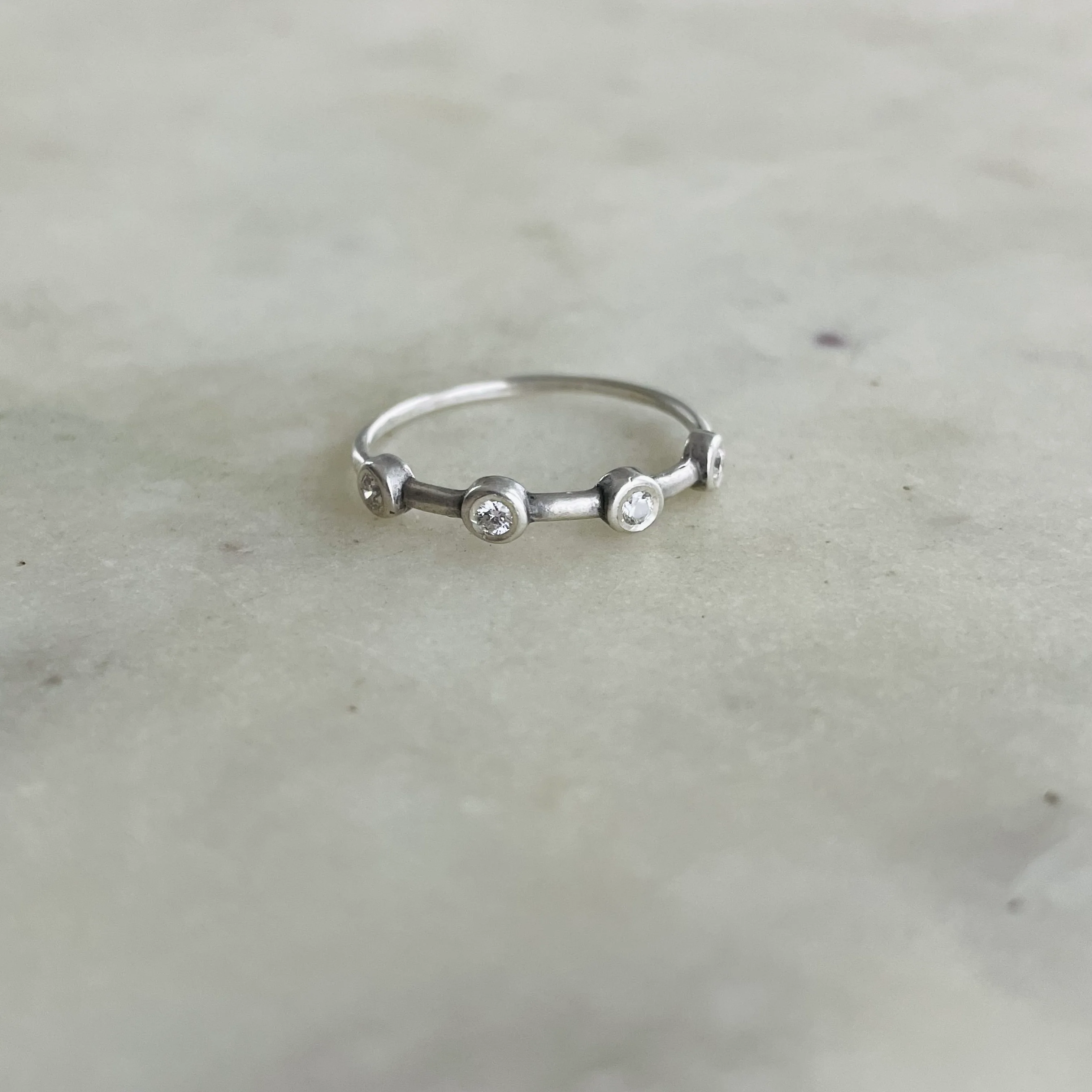 DOT TO DOT RING + DIAMOND - Image 7
