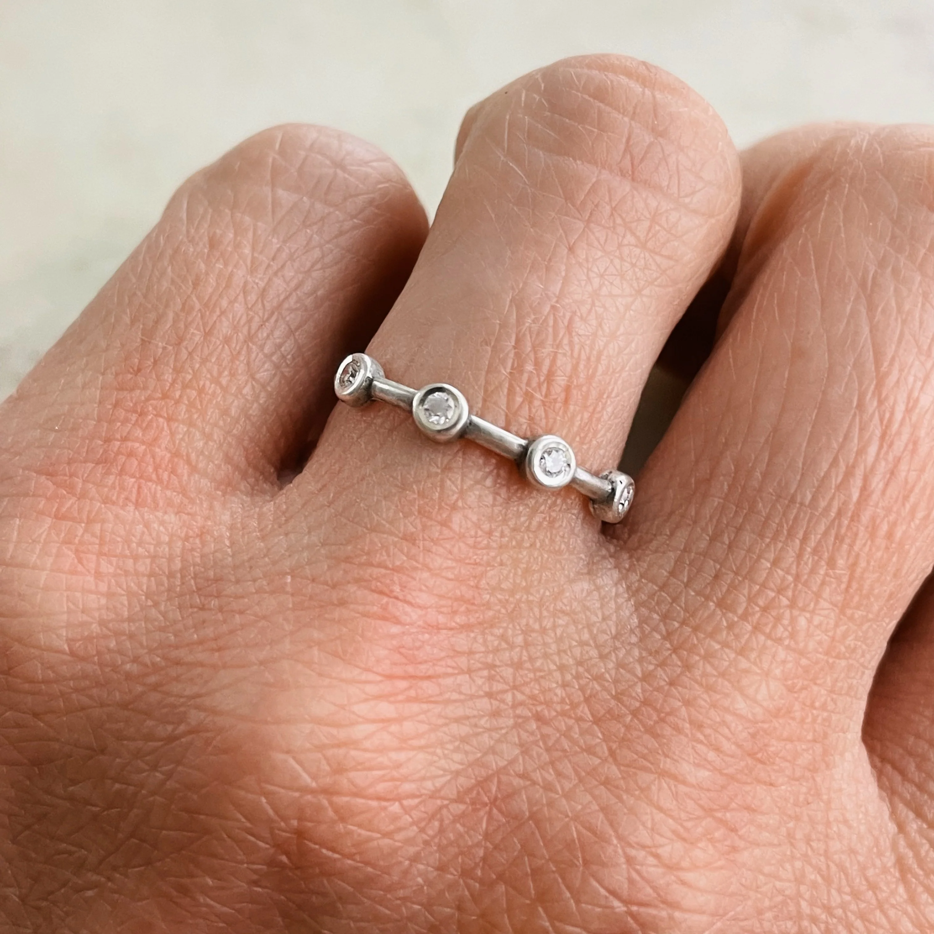 DOT TO DOT RING + DIAMOND - Image 9
