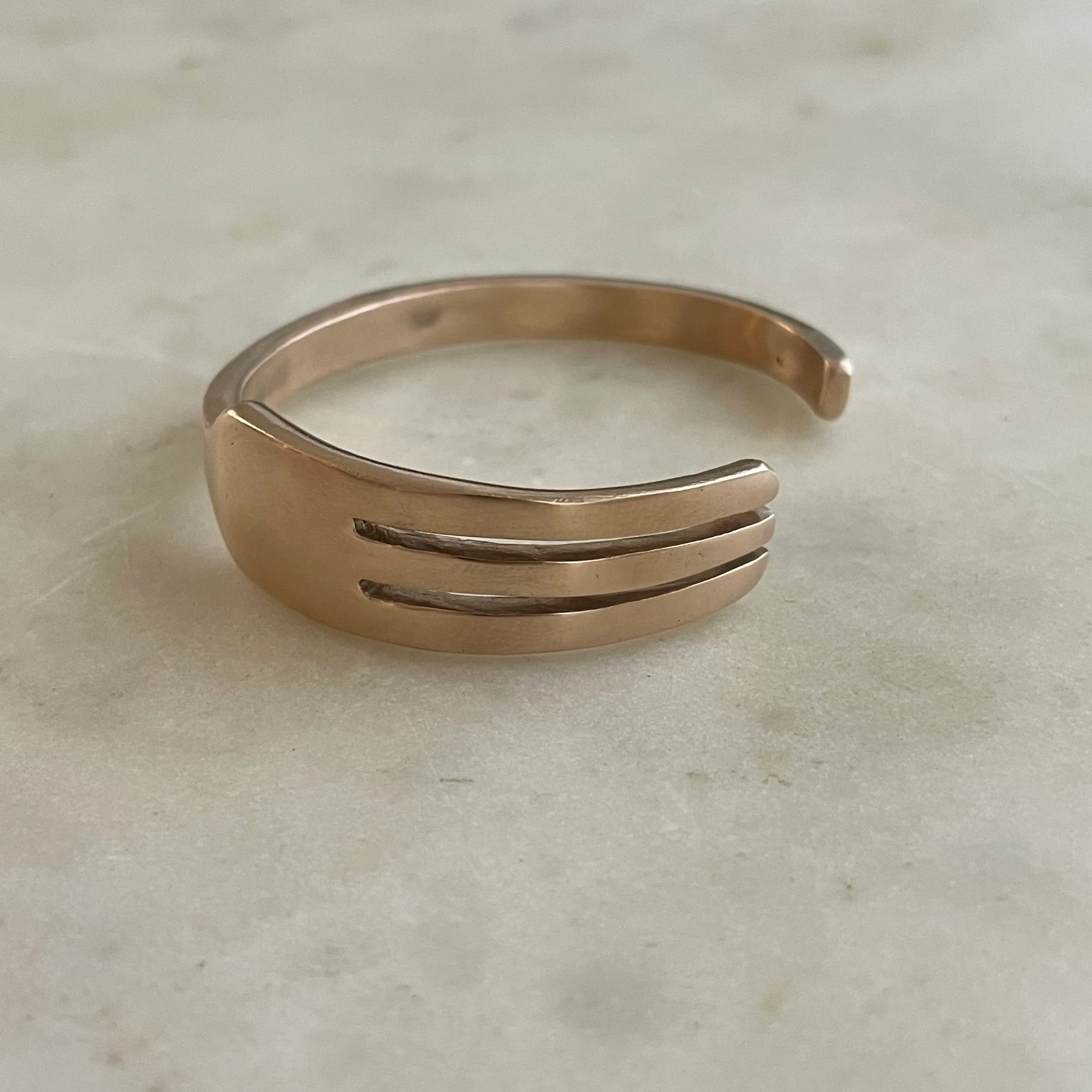 ARCHIVE — FORK CUFF