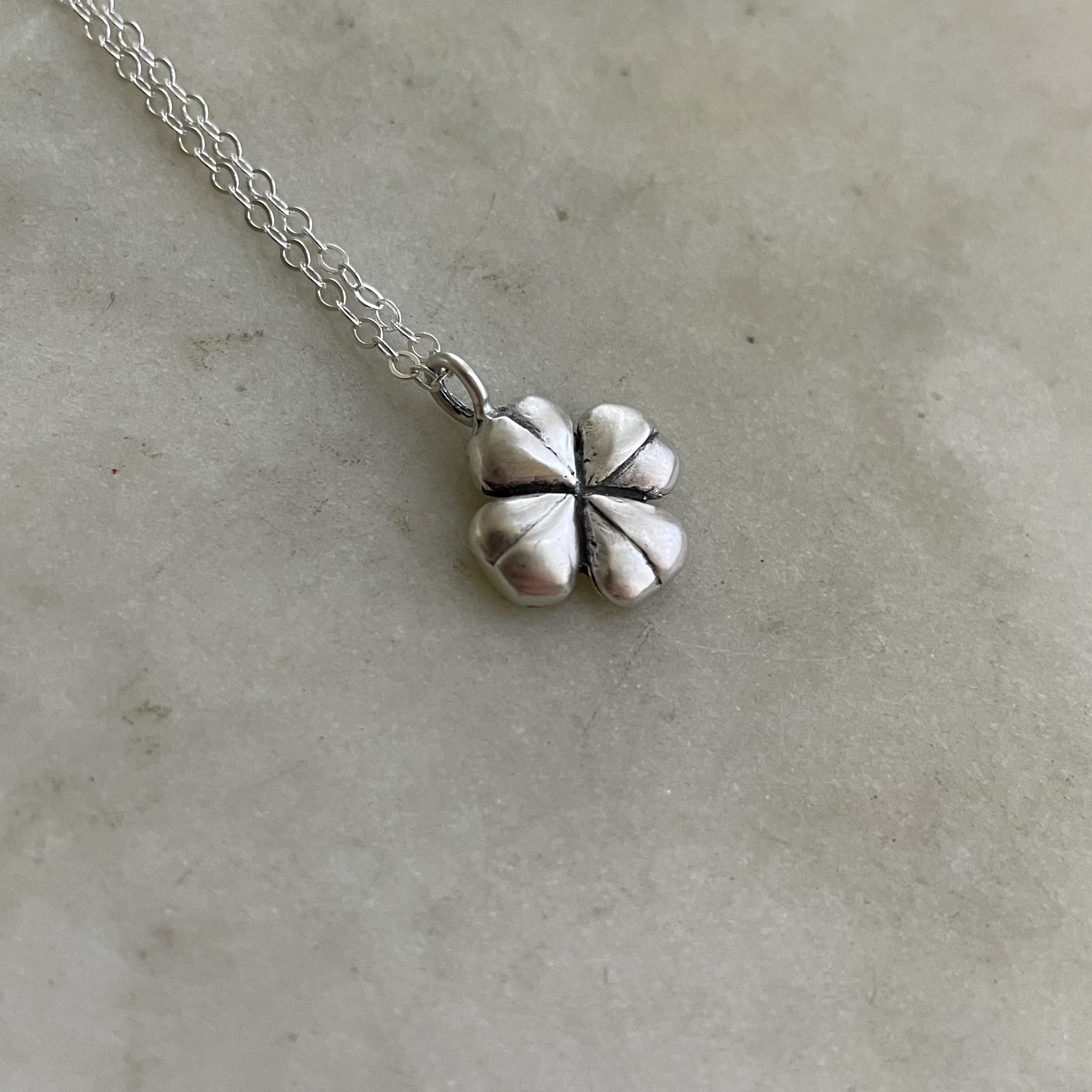 FOUR LEAF CLOVER PENDANT - Image 10