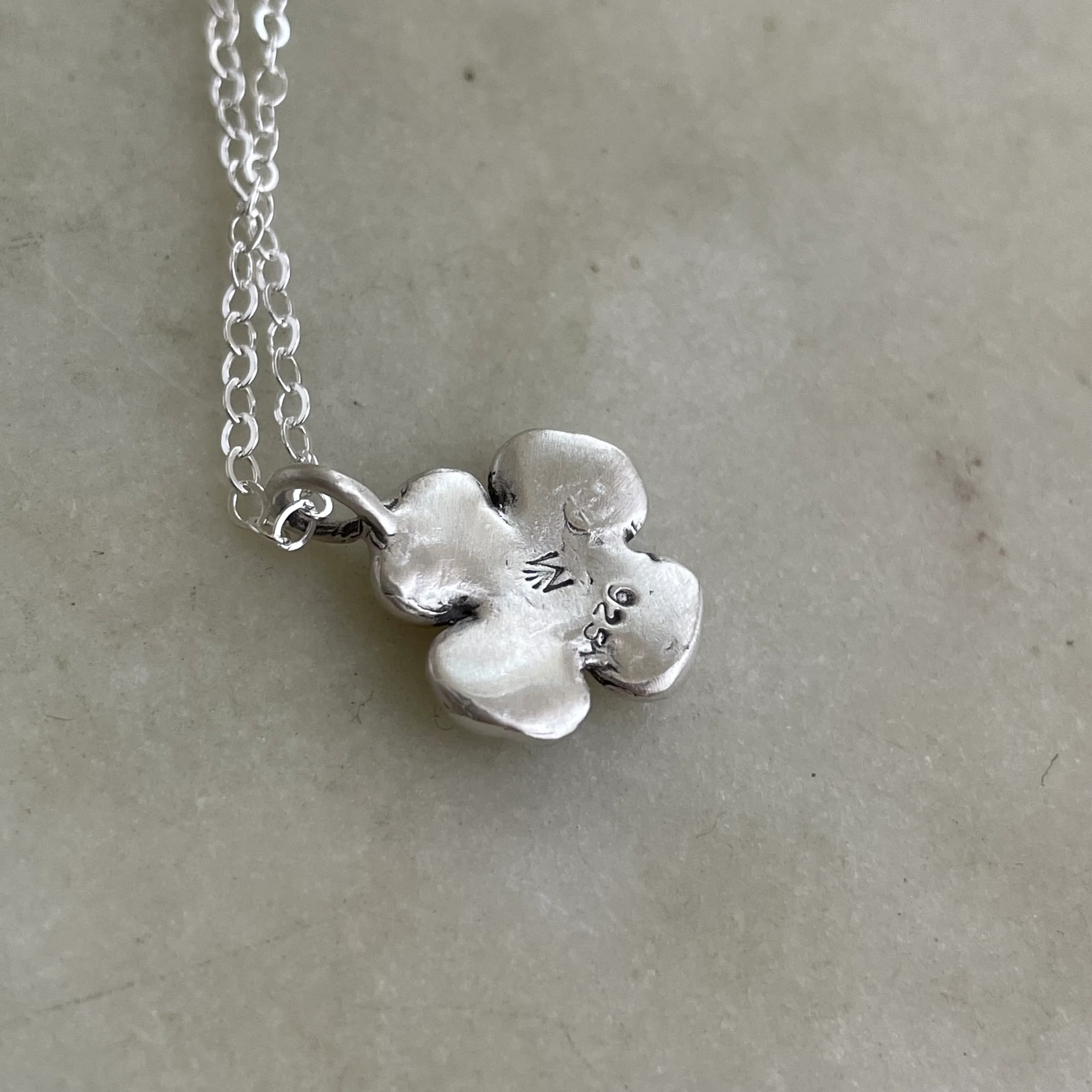 FOUR LEAF CLOVER PENDANT - Image 11