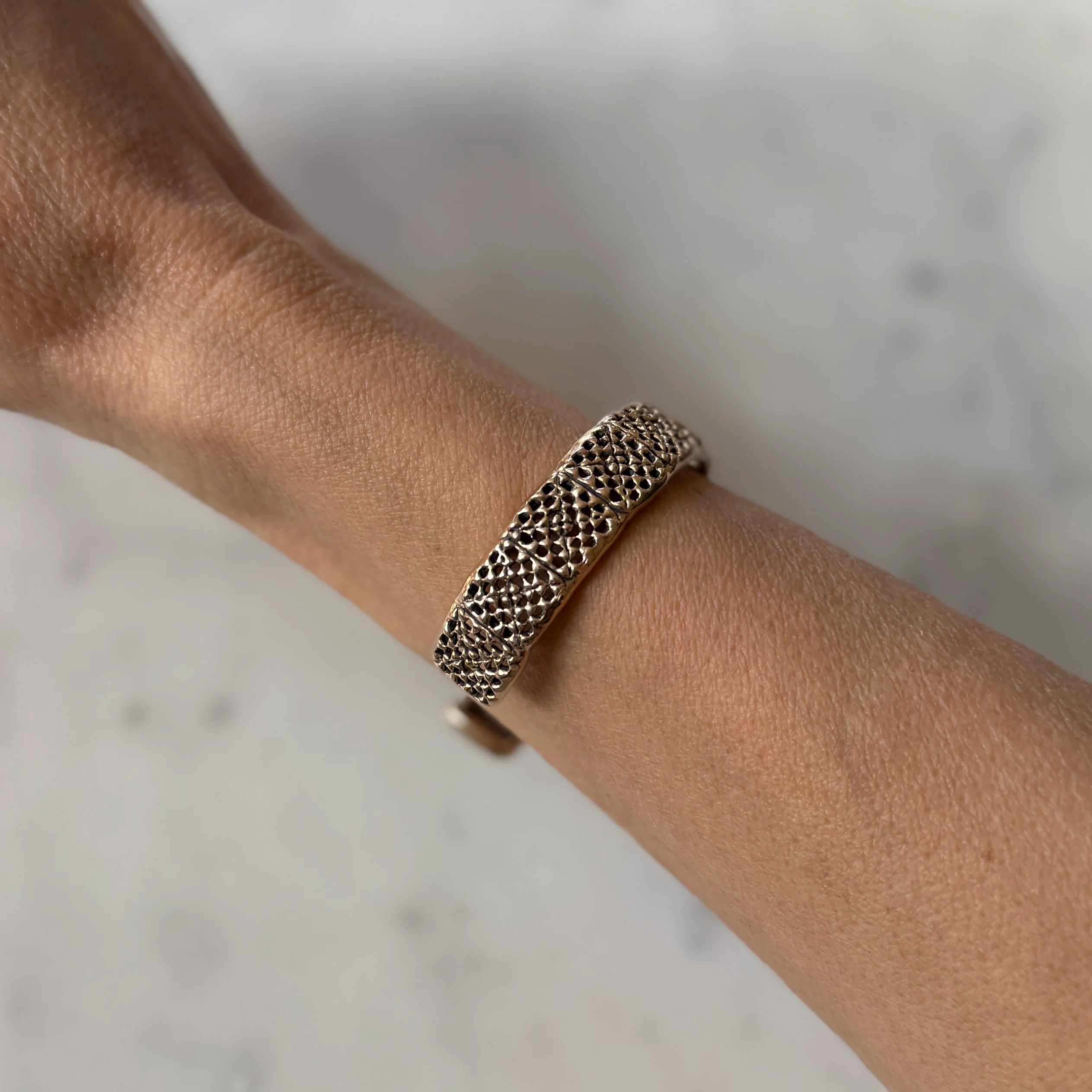 GRANNY SQUARE CUFF — ONE ROW - Image 10