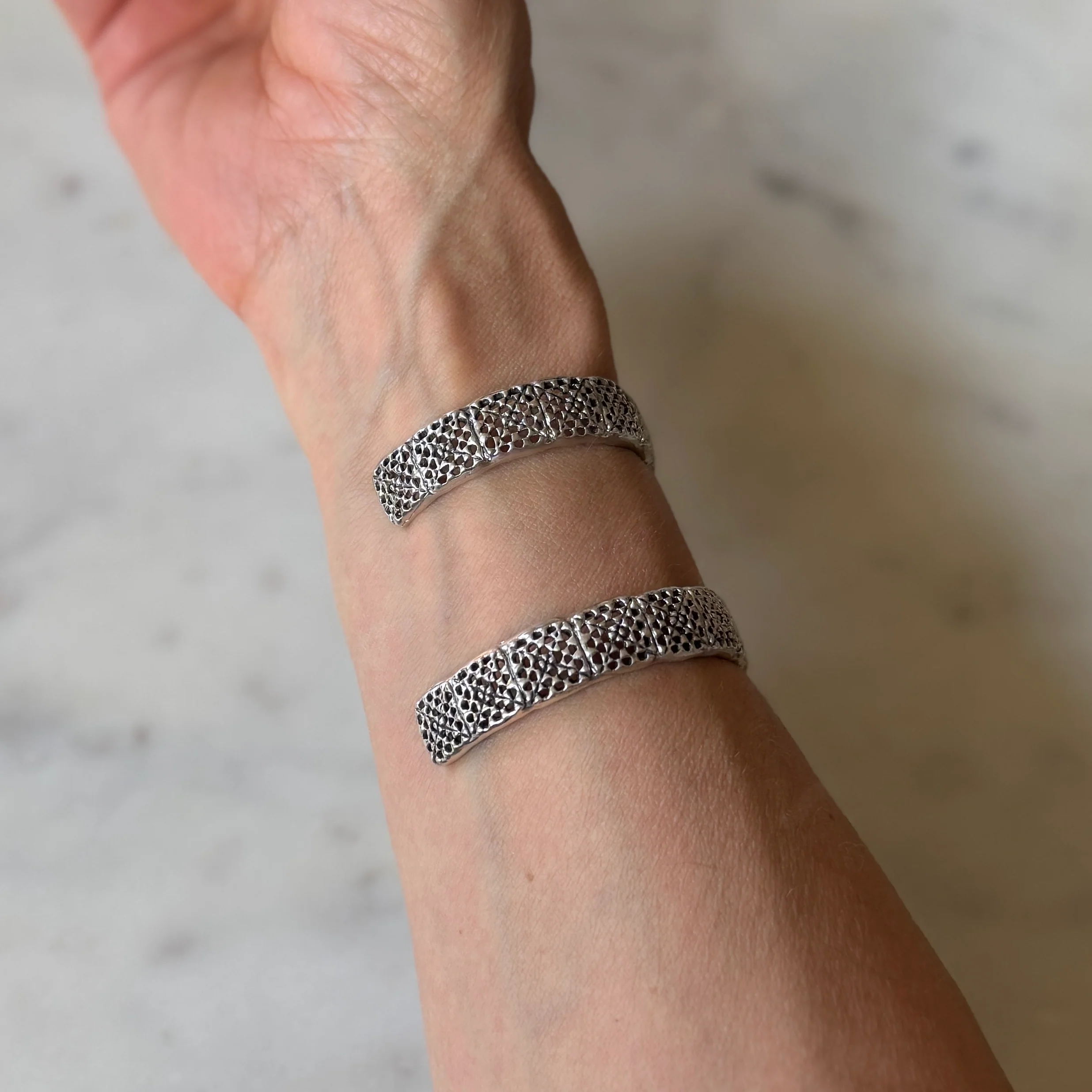 GRANNY SQUARE CUFF — ONE ROW - Image 20