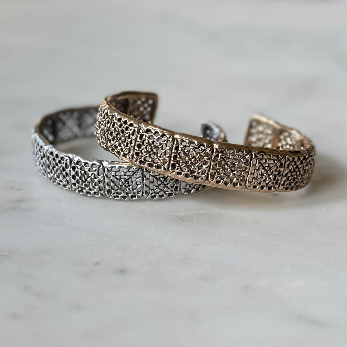 GRANNY SQUARE CUFF — ONE ROW - Image 4