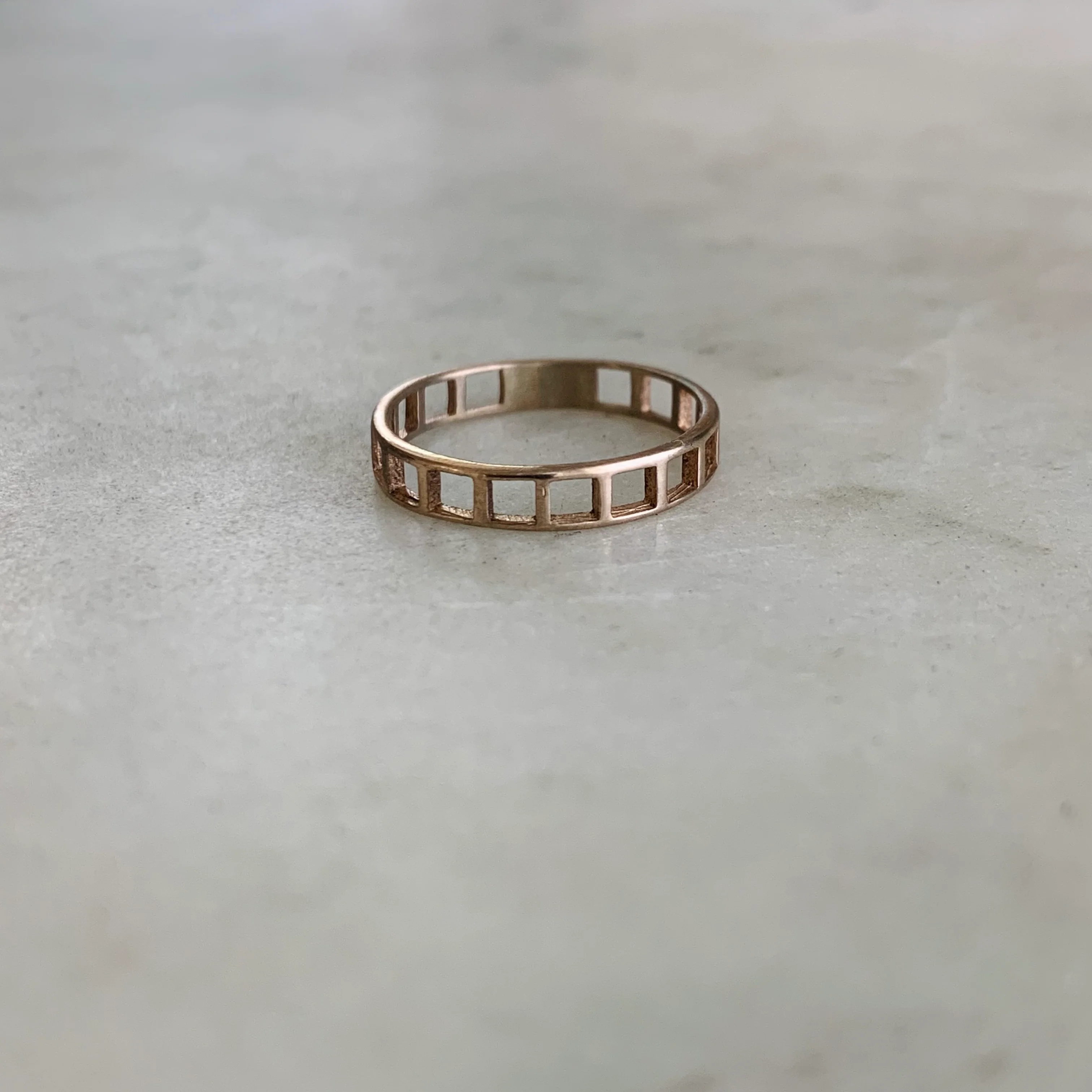 ARCHIVE — GRID RING — 1 ROW