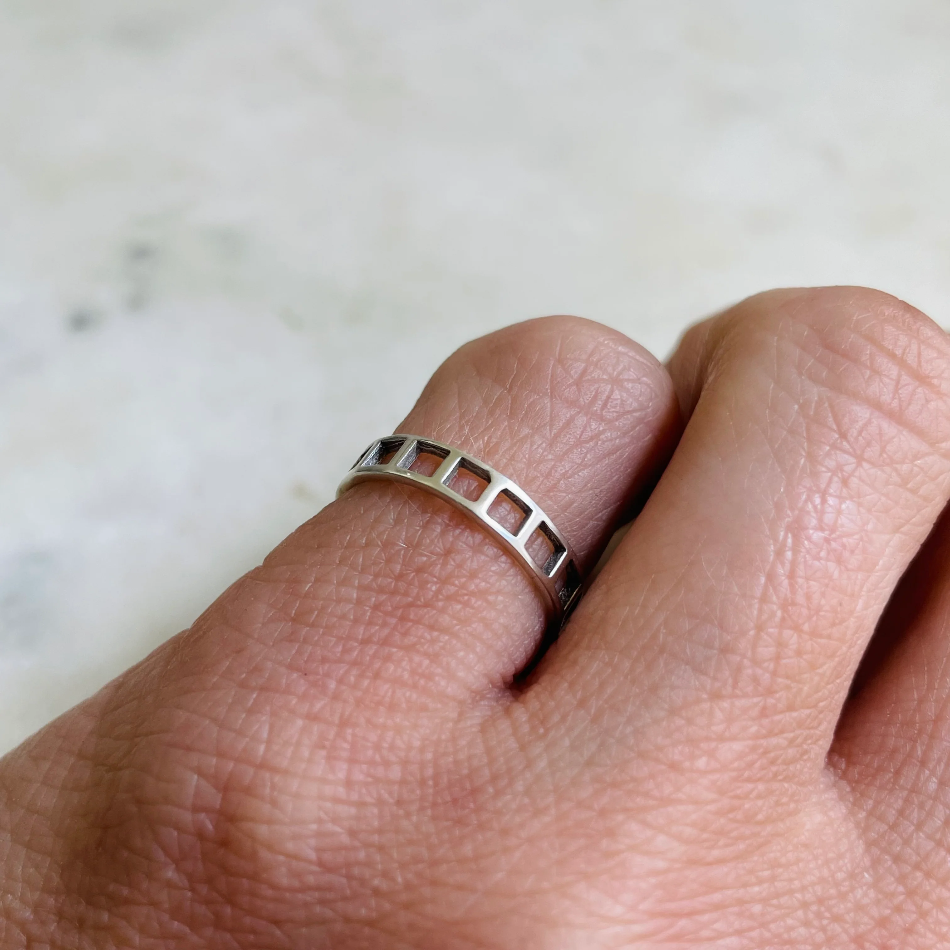 ARCHIVE — GRID RING — 1 ROW - Image 7