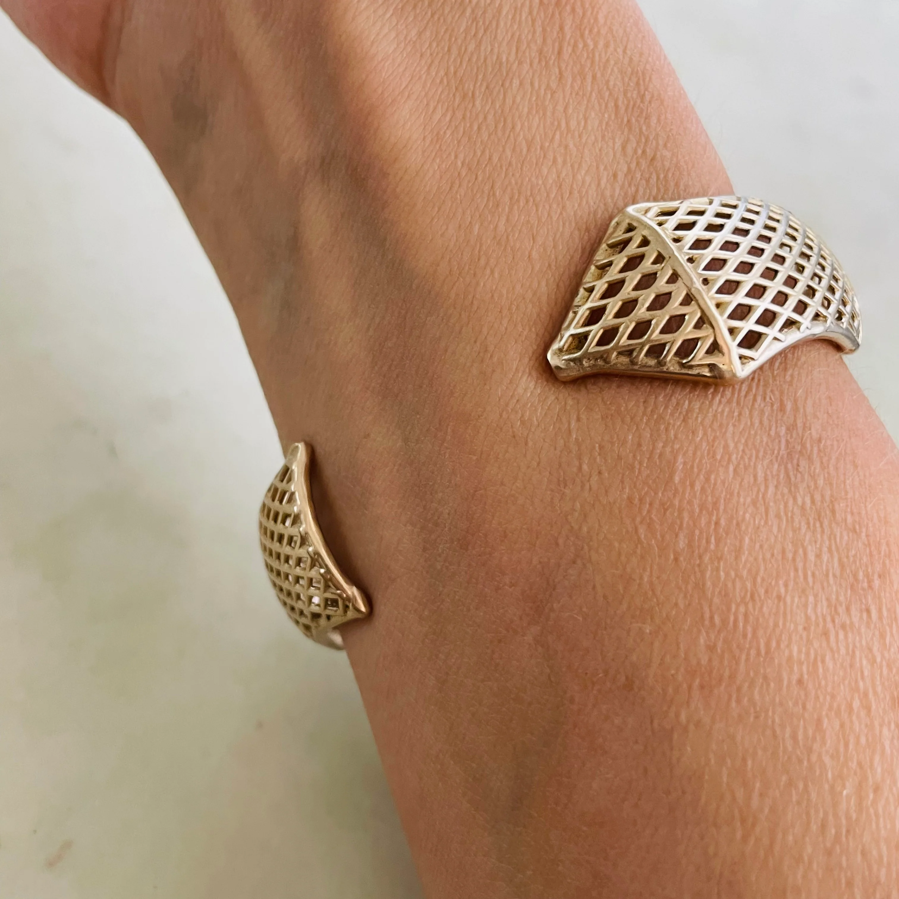 HOOP NET CUFF - Image 6