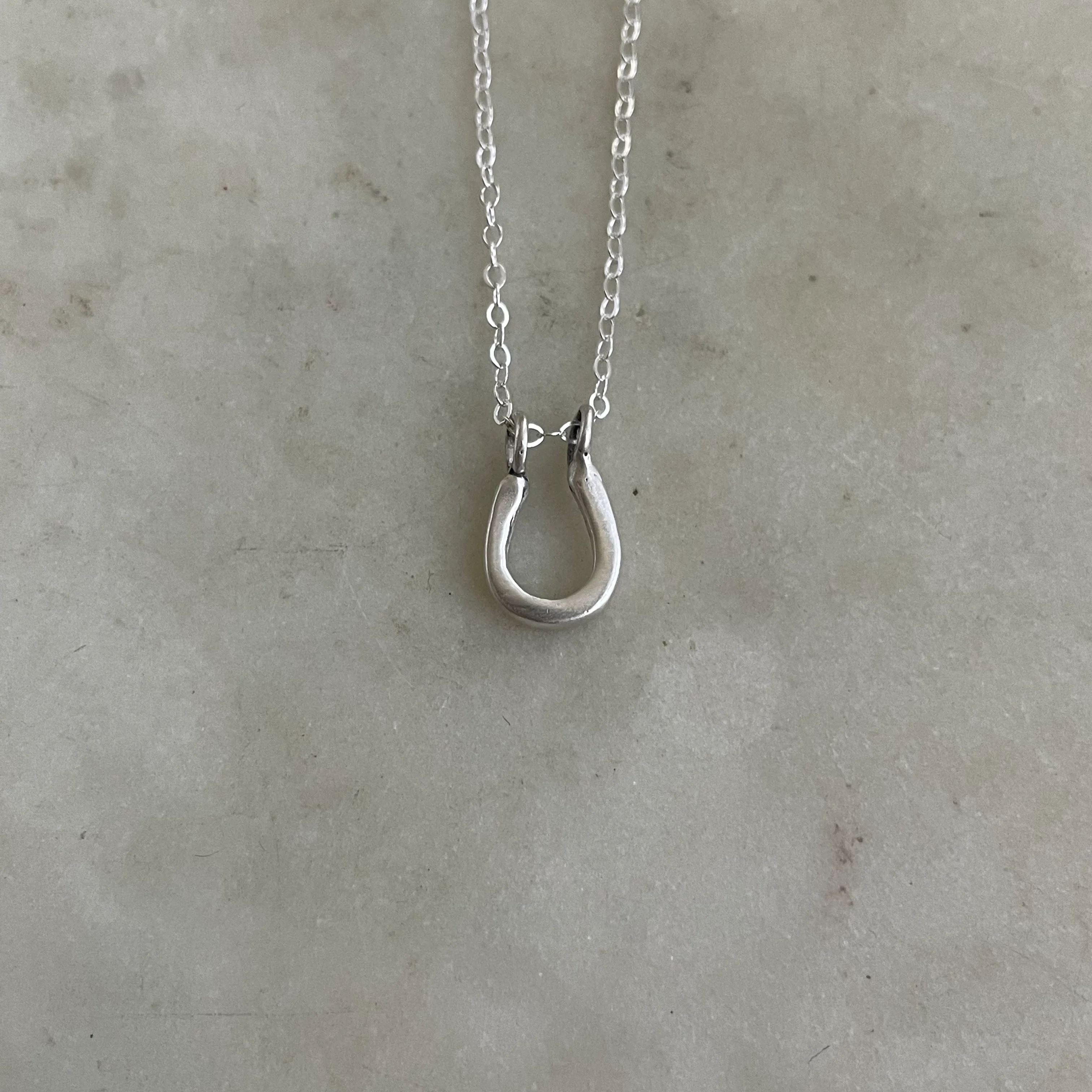 HORSESHOE PENDANT - Image 10