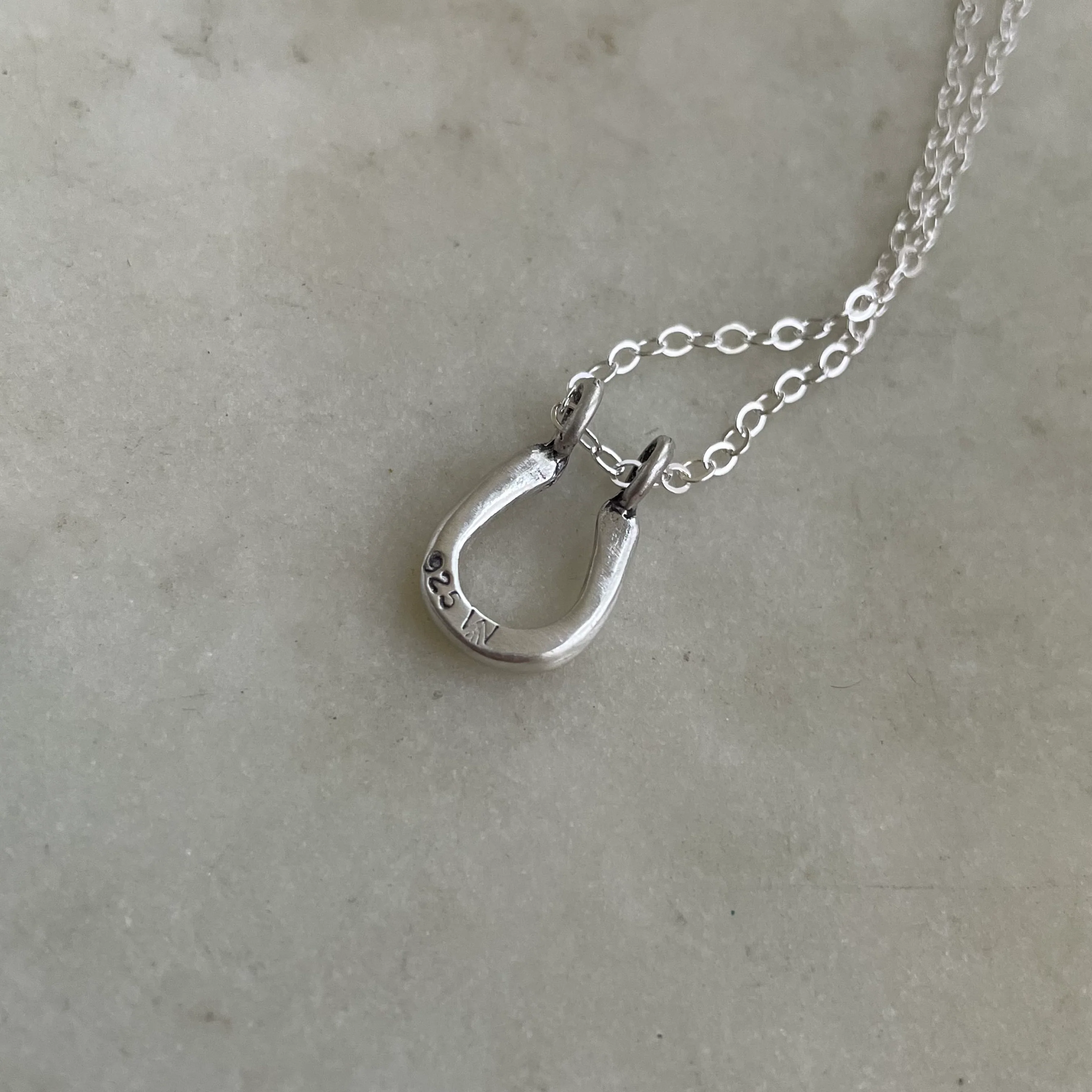 HORSESHOE PENDANT - Image 12