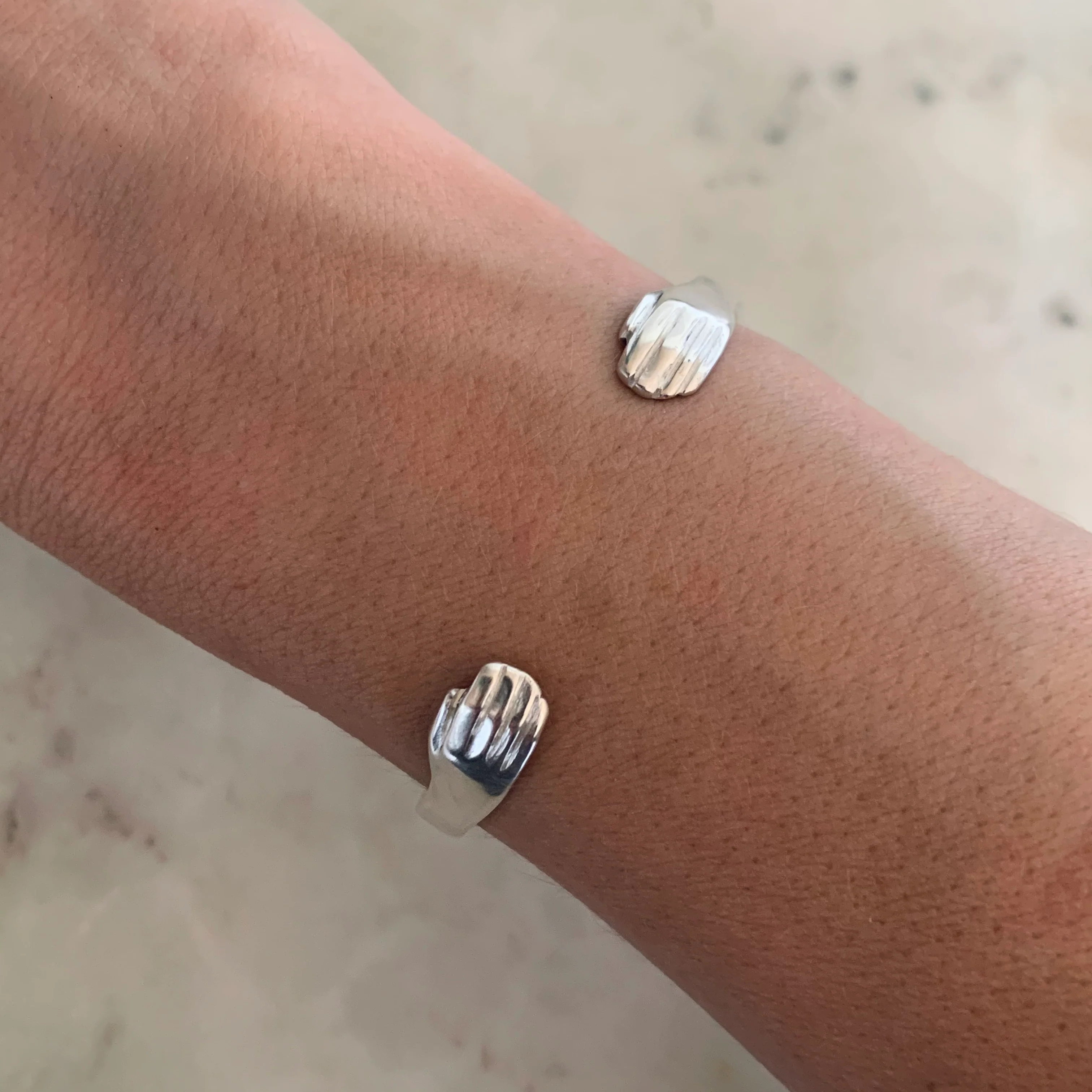 HUG CUFF - Image 8