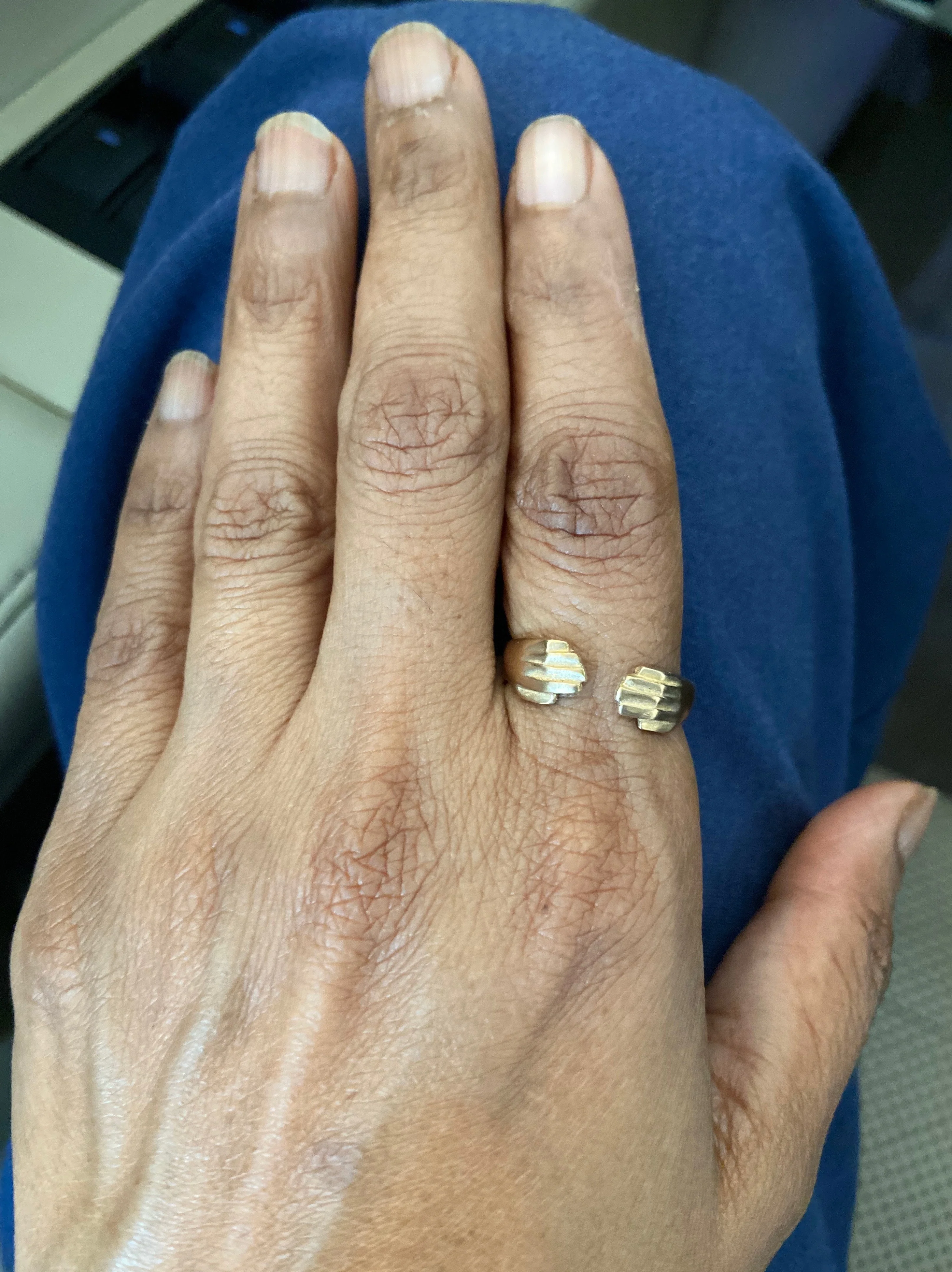 HUG RING - Image 17