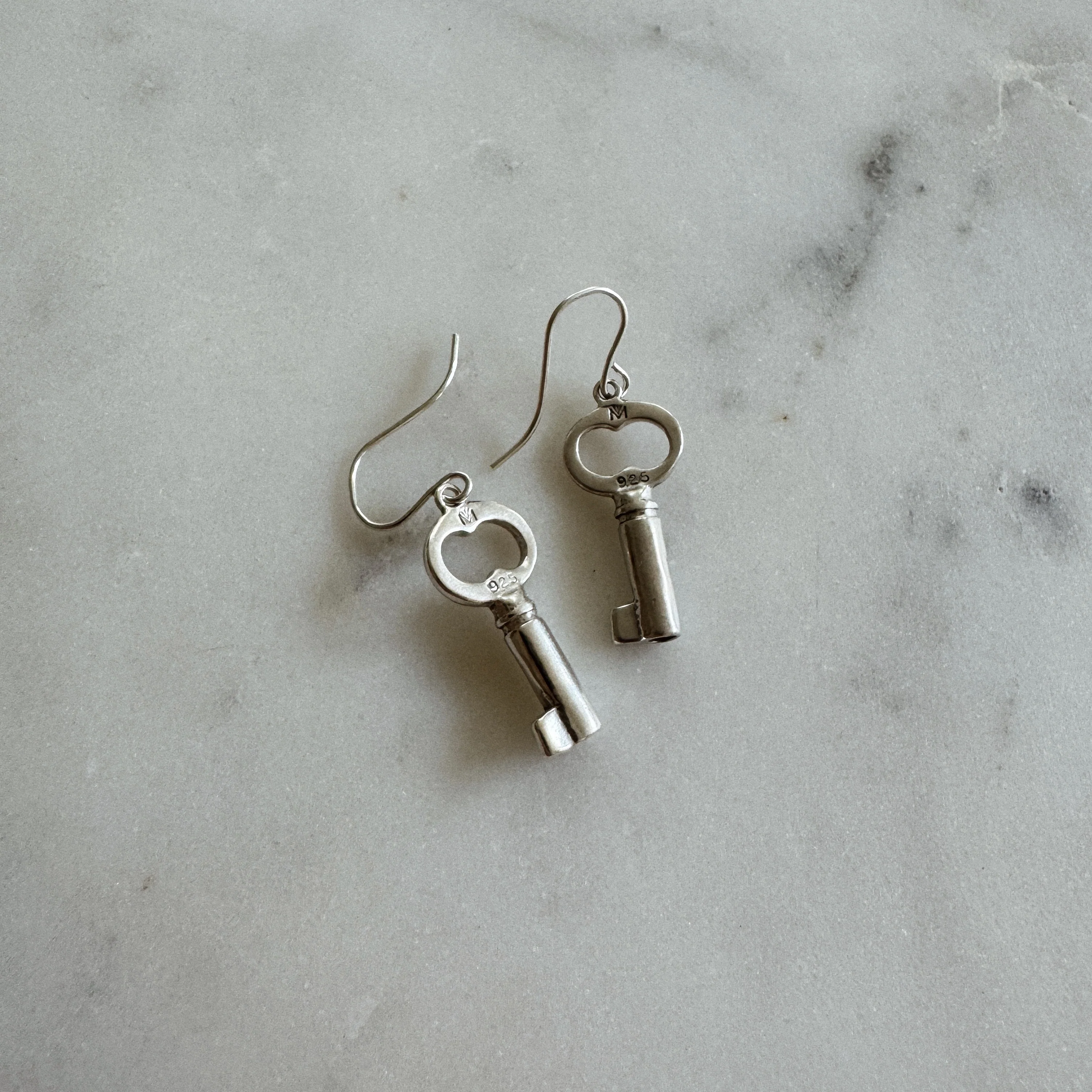 KEY EARRINGS - Image 5