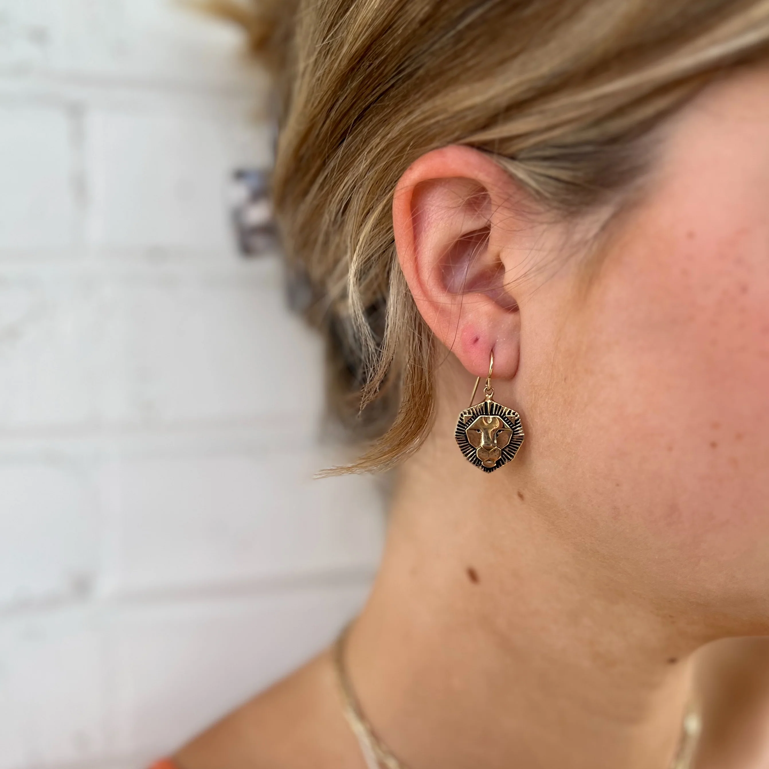 ARCHIVE — LION EARRINGS - Image 2