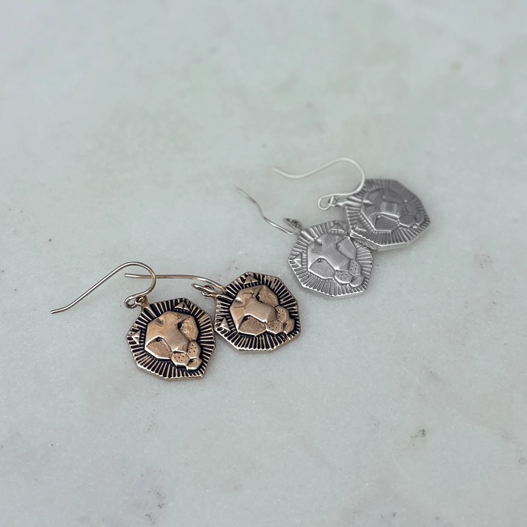 ARCHIVE — LION EARRINGS - Image 3
