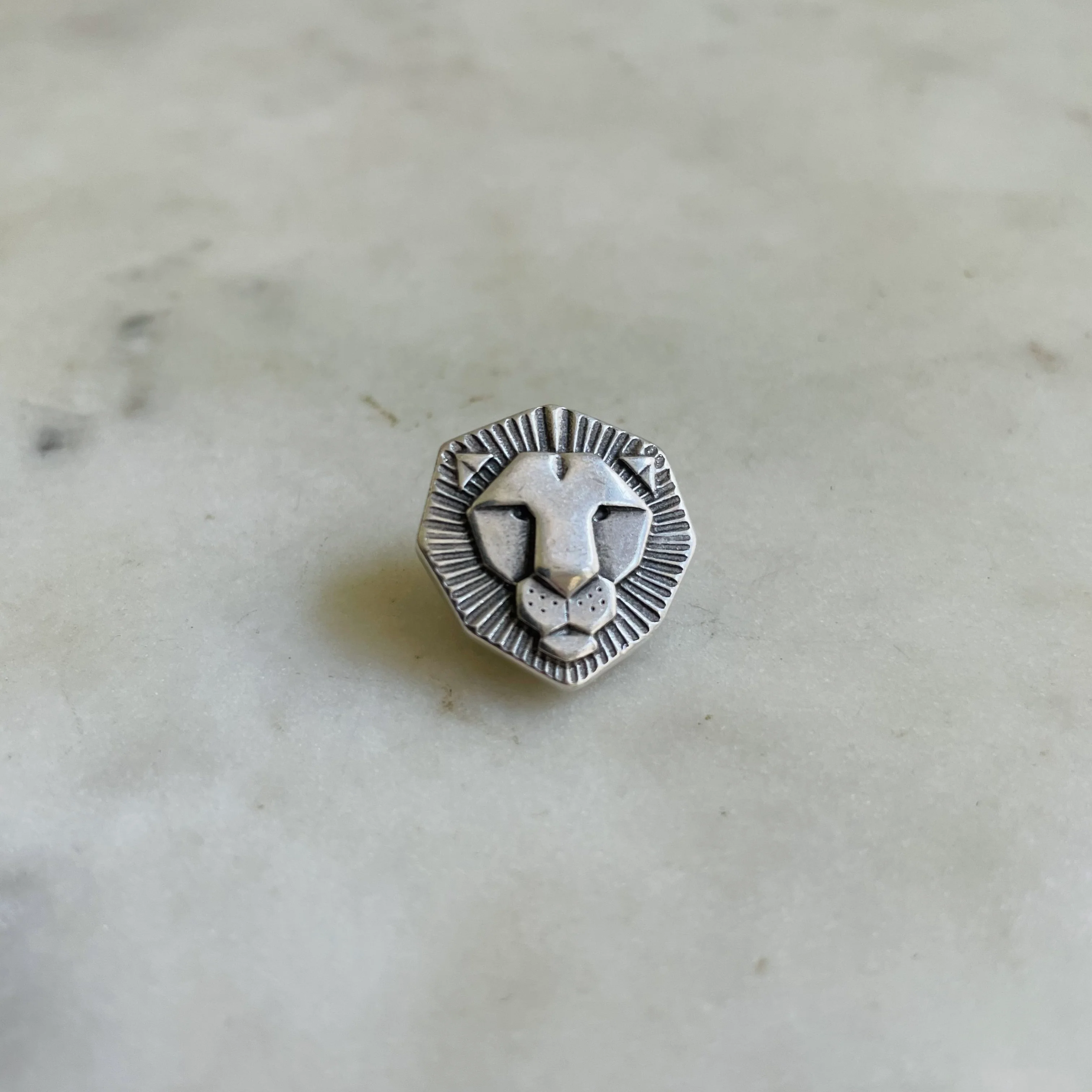 LION TIE/LAPEL PIN - Image 4