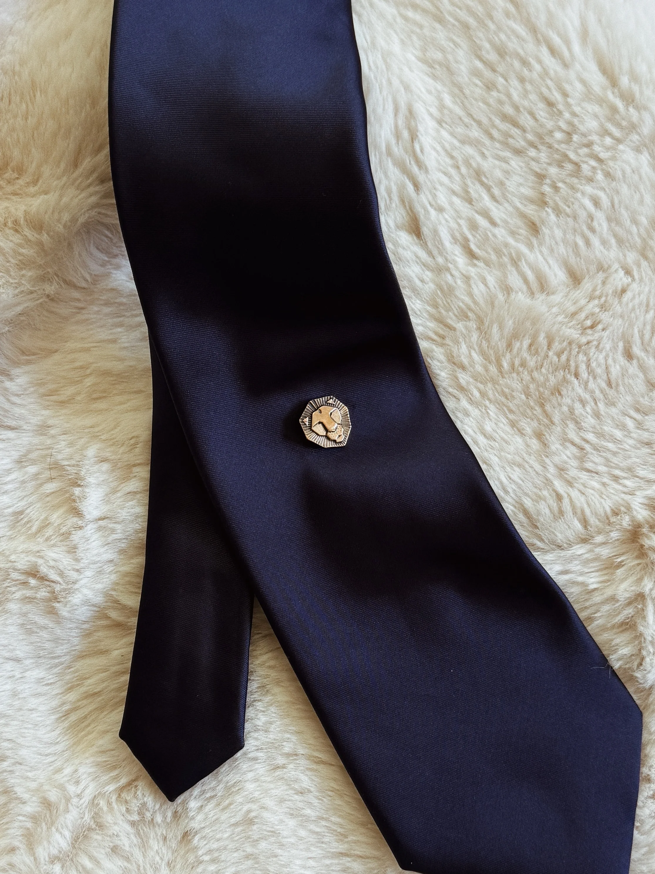 LION TIE/LAPEL PIN - Image 6