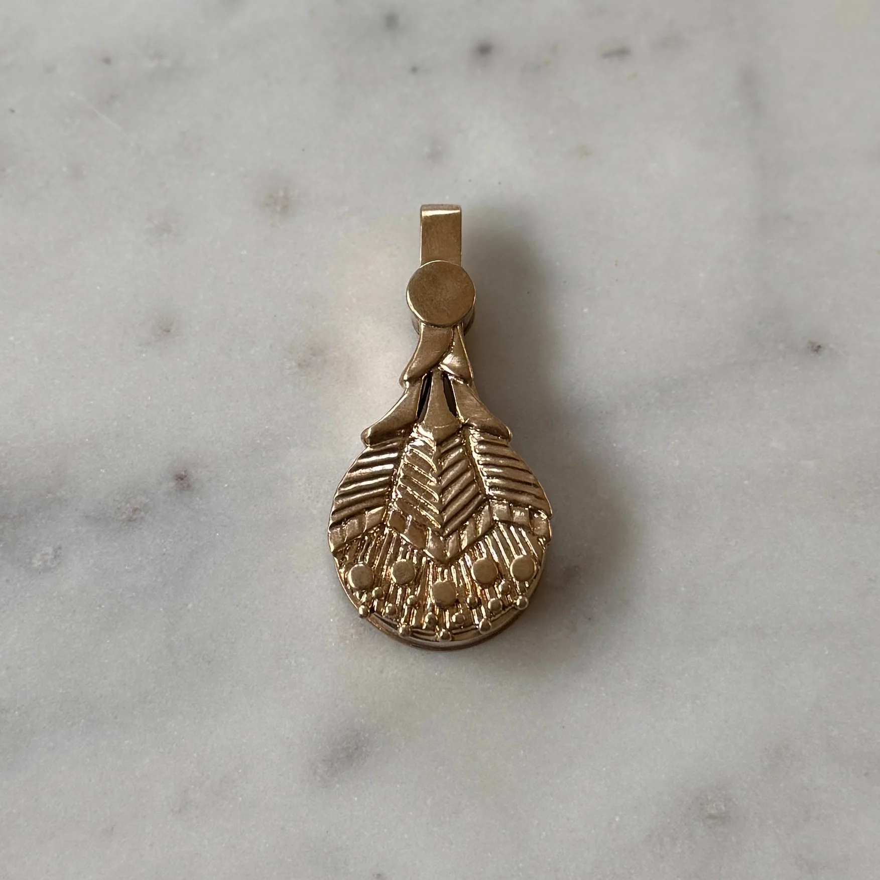 LOUPE PENDANT