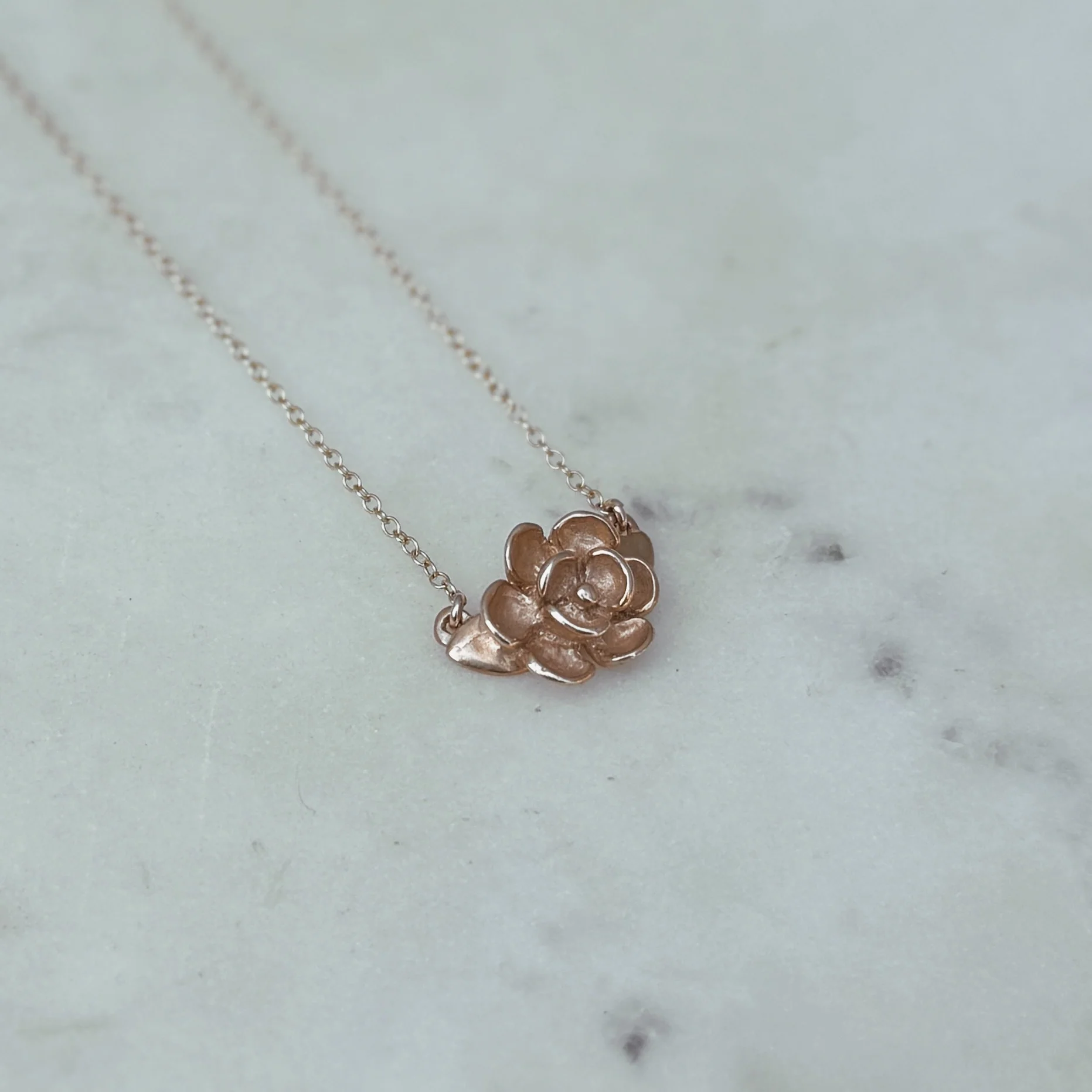 MAGNOLIA DOUBLE ATTACHED NECKLACE - Image 4
