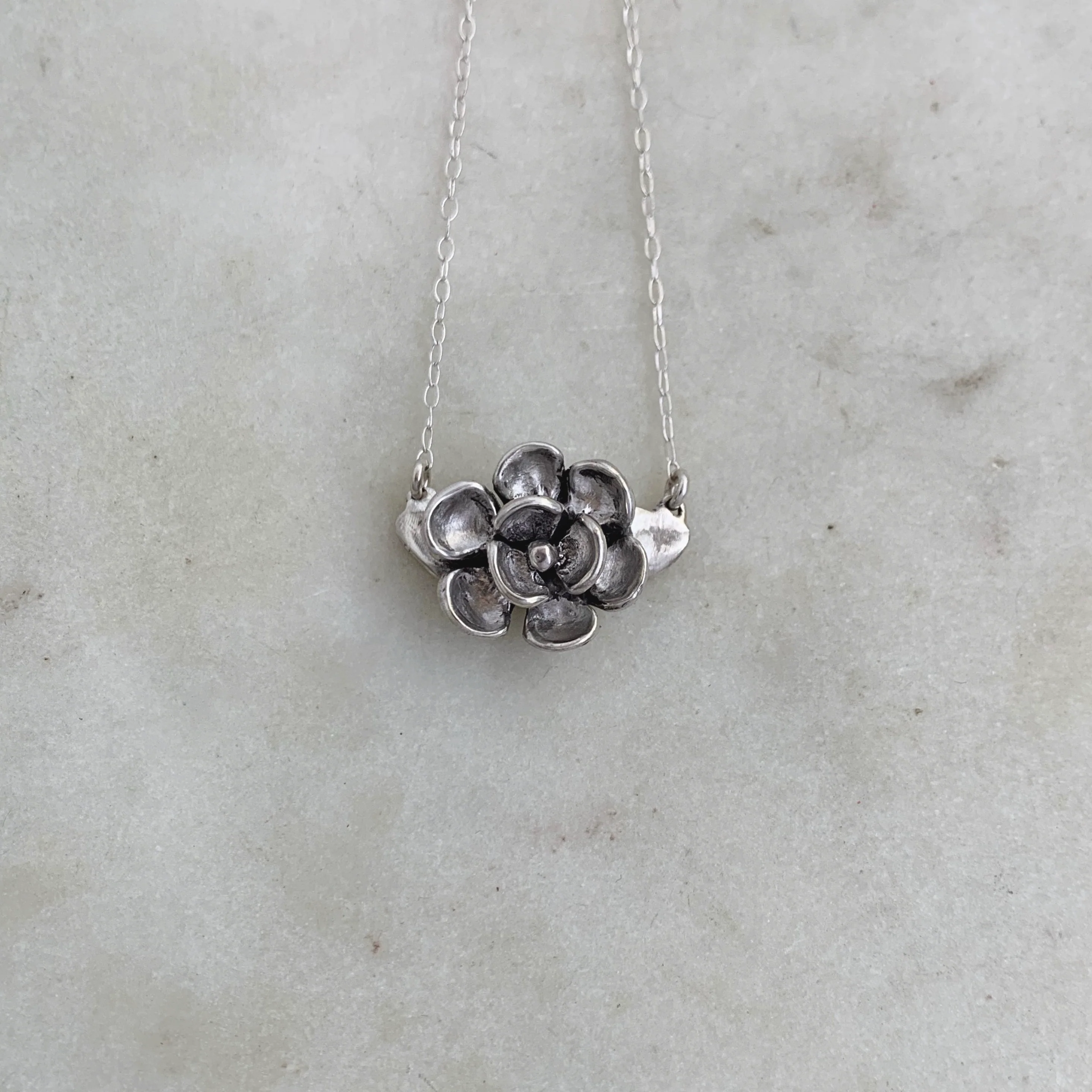 MAGNOLIA DOUBLE ATTACHED NECKLACE - Image 5