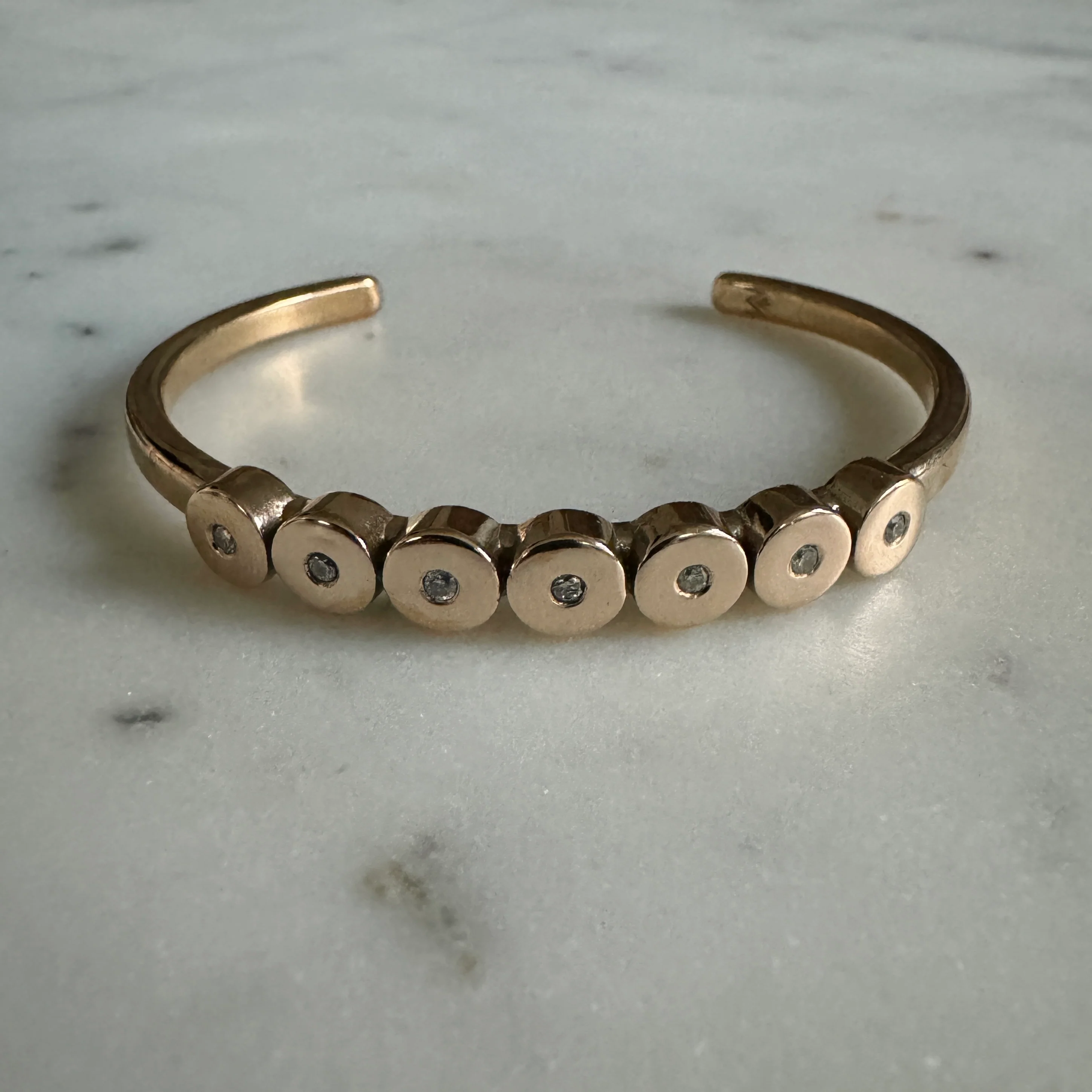 MINIMAL CIRCLE STONE CUFF - Image 10