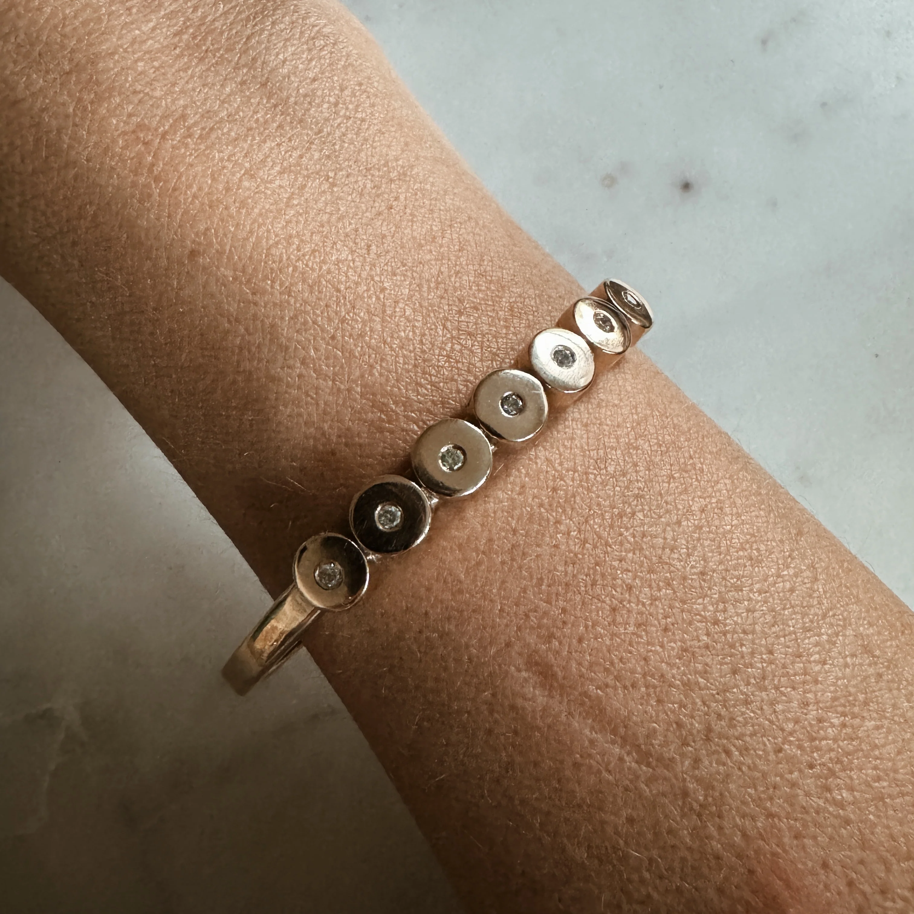 MINIMAL CIRCLE STONE CUFF - Image 12