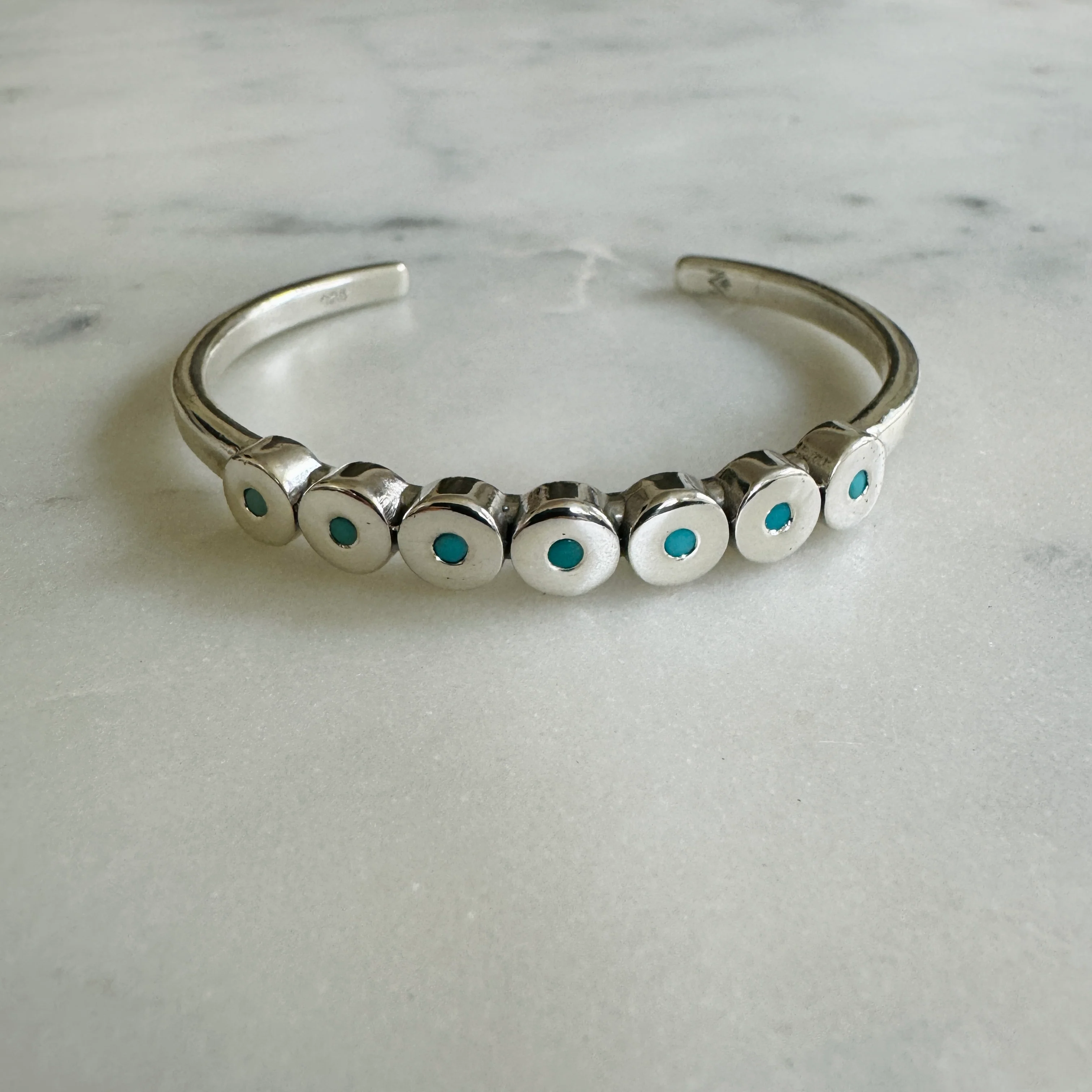 MINIMAL CIRCLE STONE CUFF - Image 13
