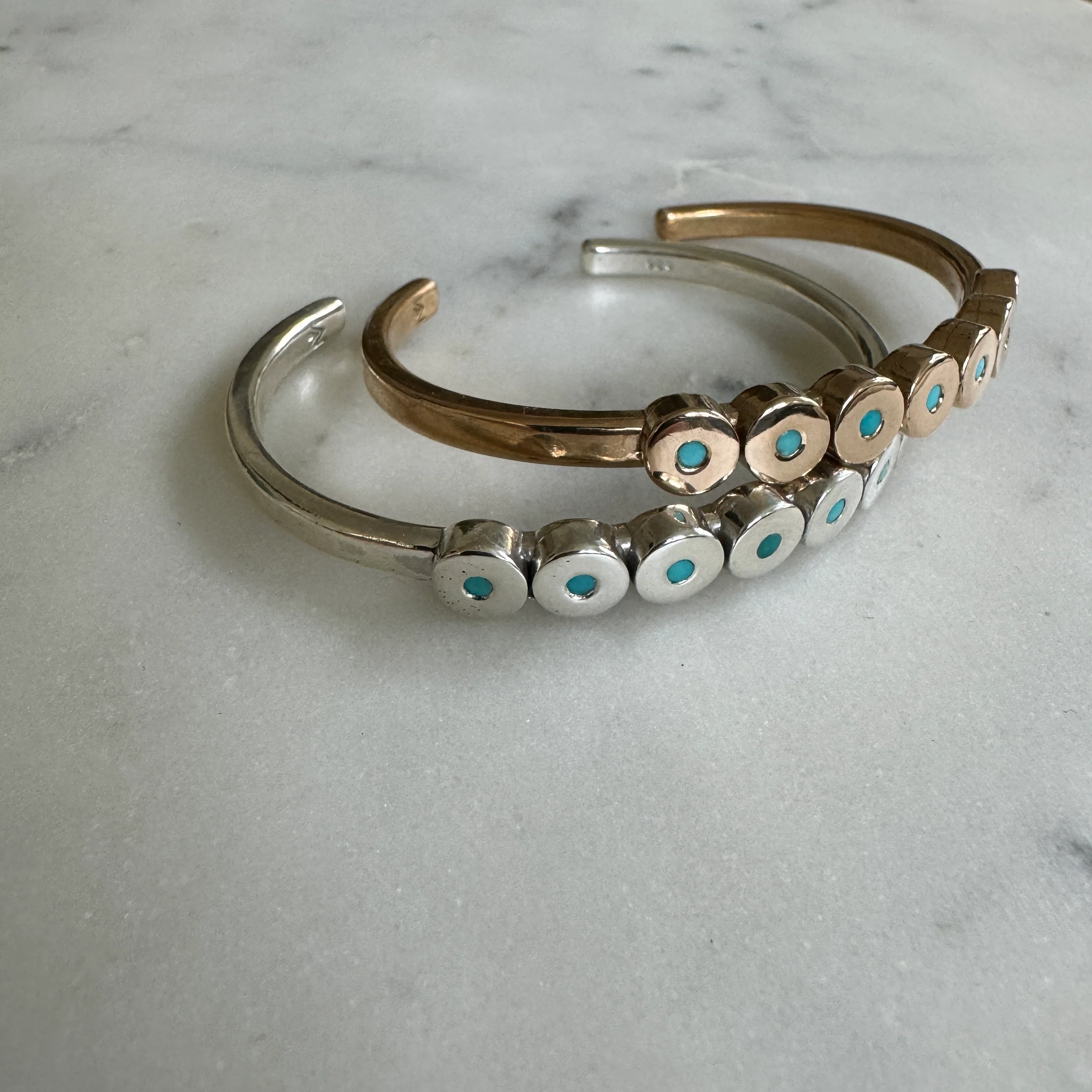 MINIMAL CIRCLE STONE CUFF - Image 24