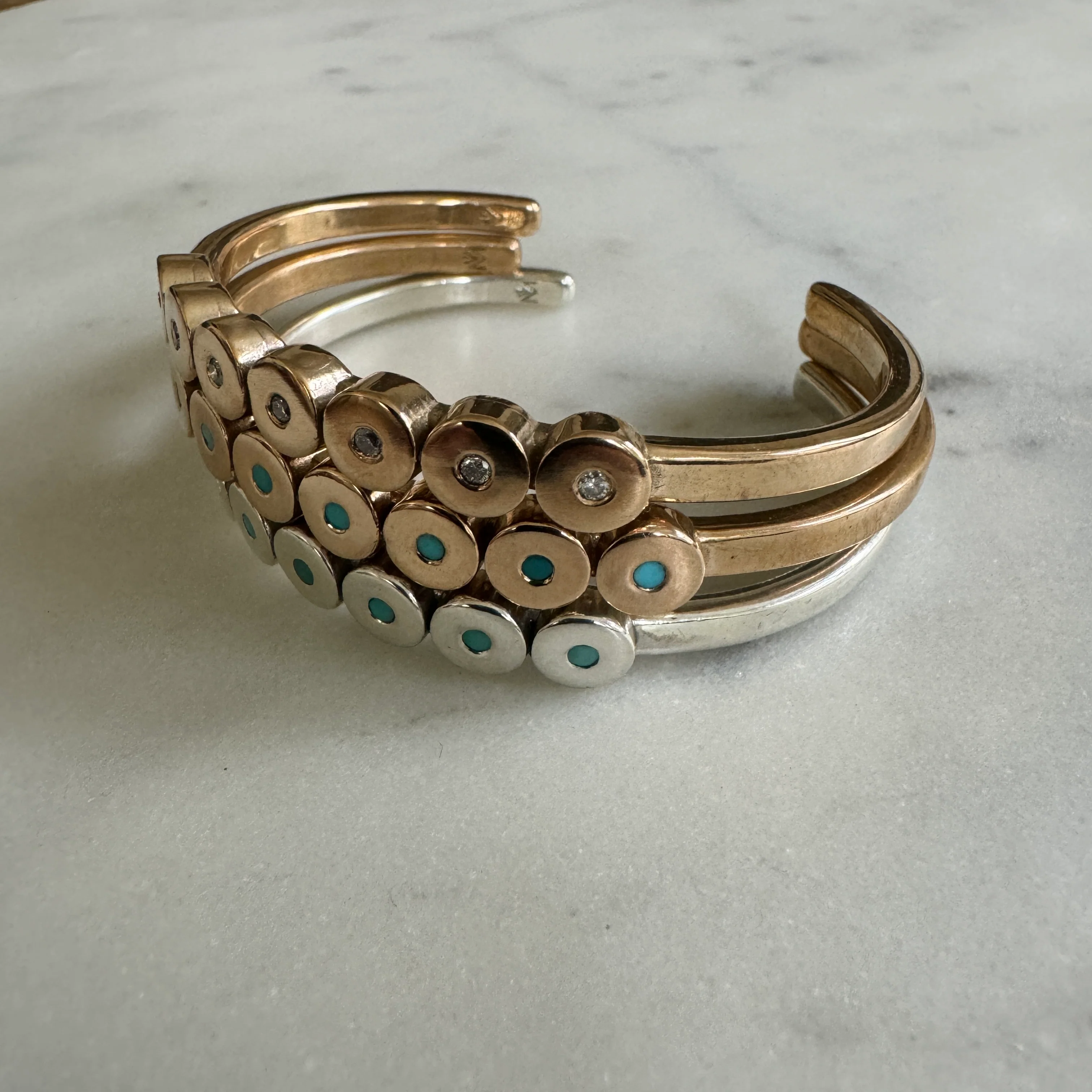 MINIMAL CIRCLE STONE CUFF - Image 25