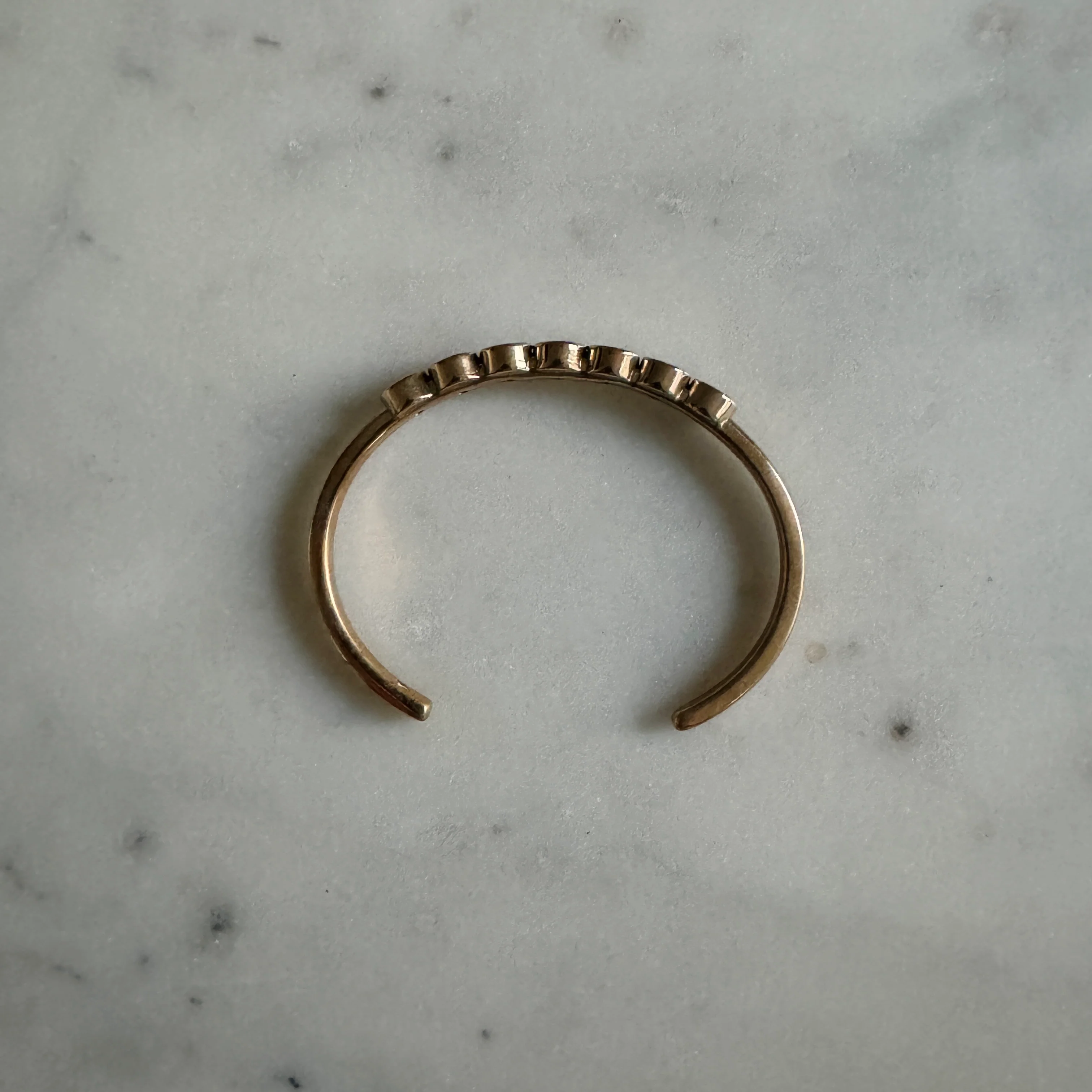 MINIMAL CIRCLE STONE CUFF - Image 5