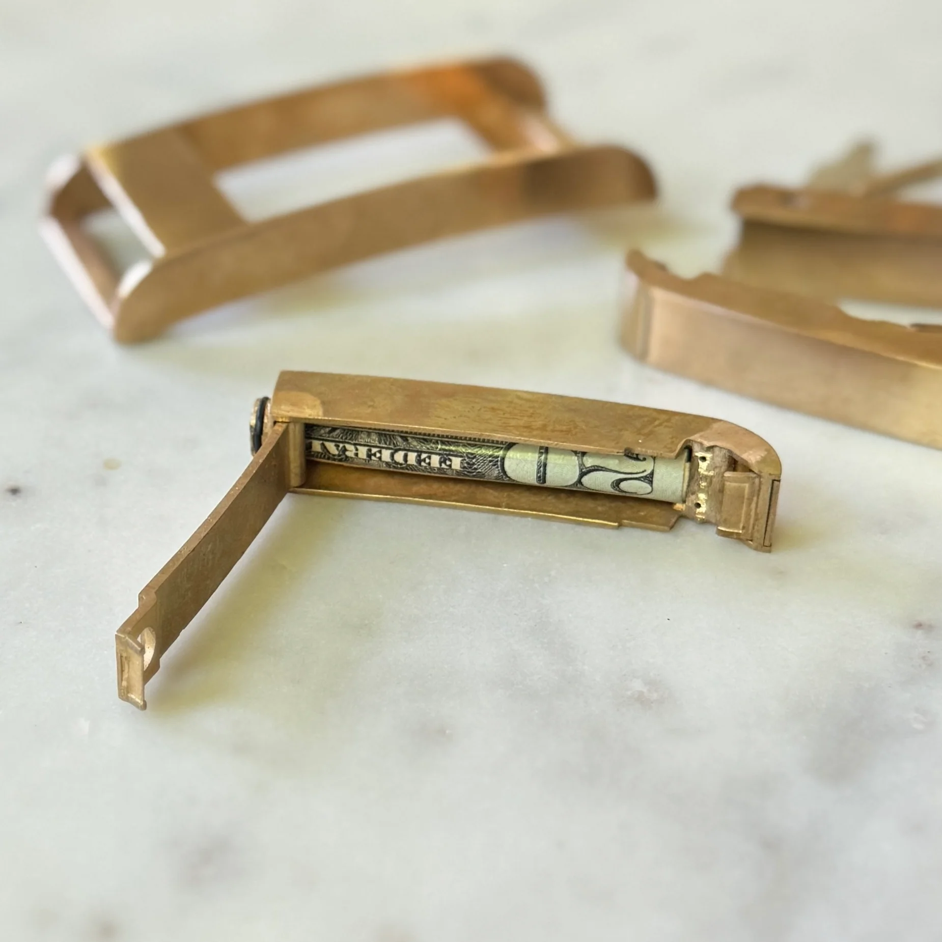 THE BELT BUCKLE - Image 11