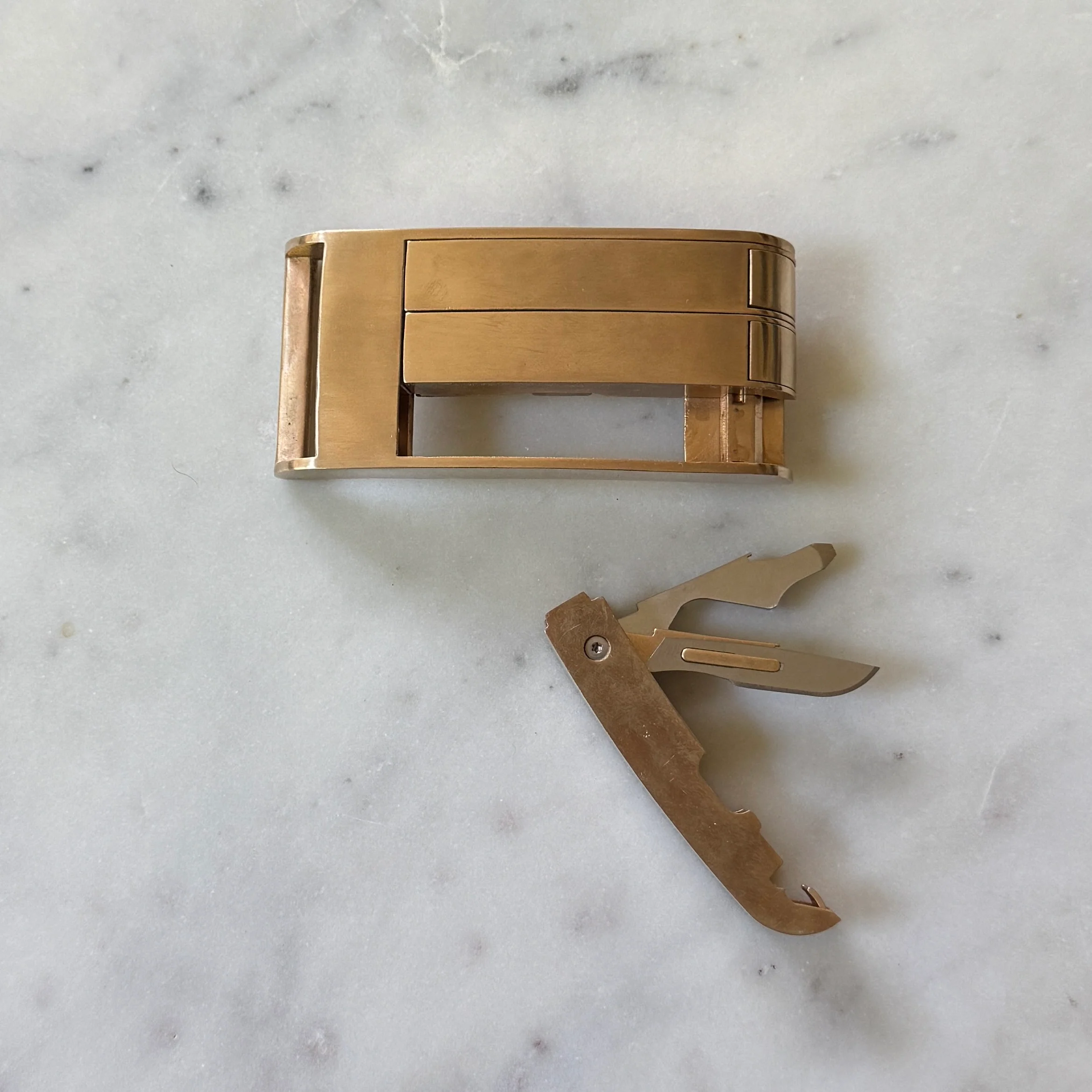 THE BELT BUCKLE - Image 7