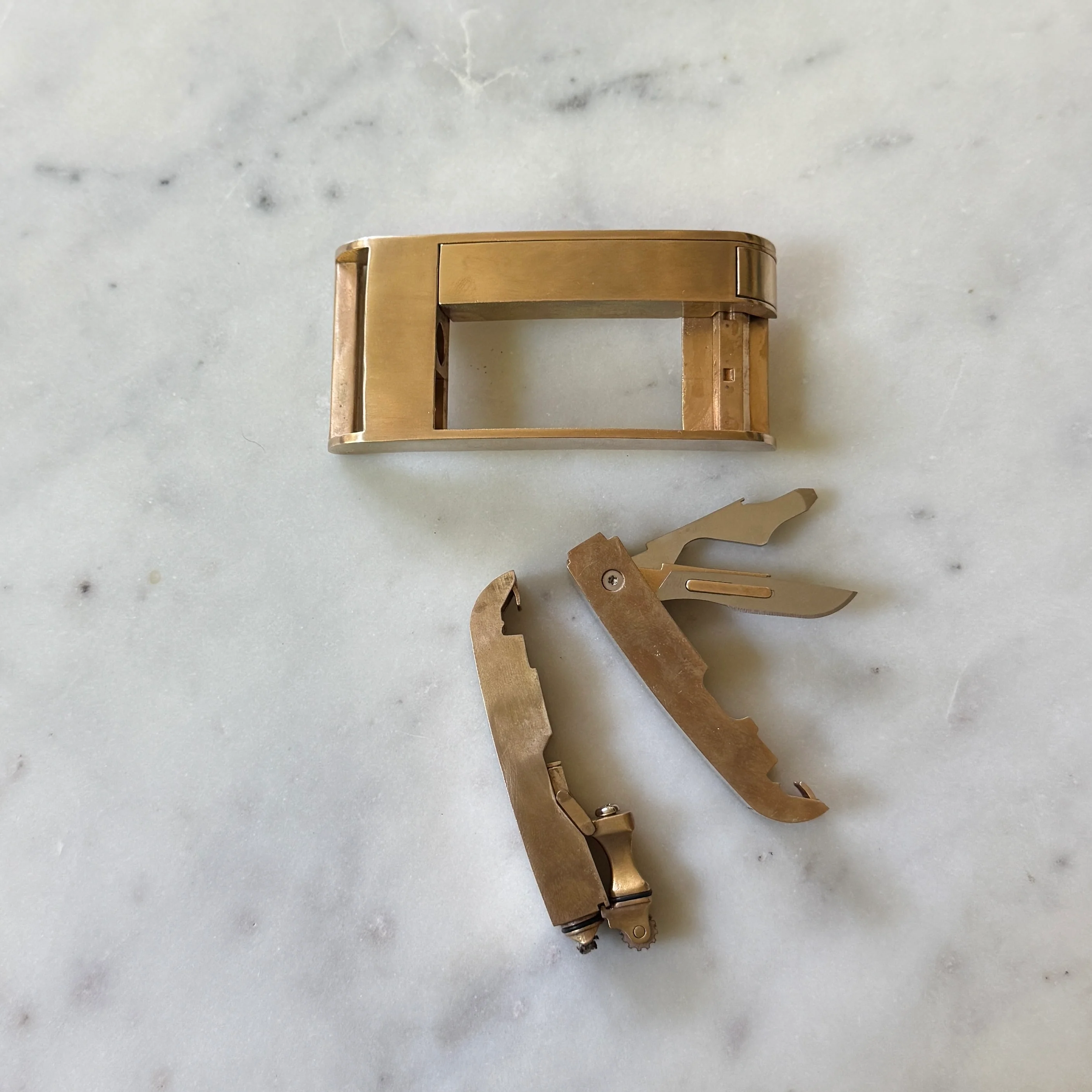 THE BELT BUCKLE - Image 8